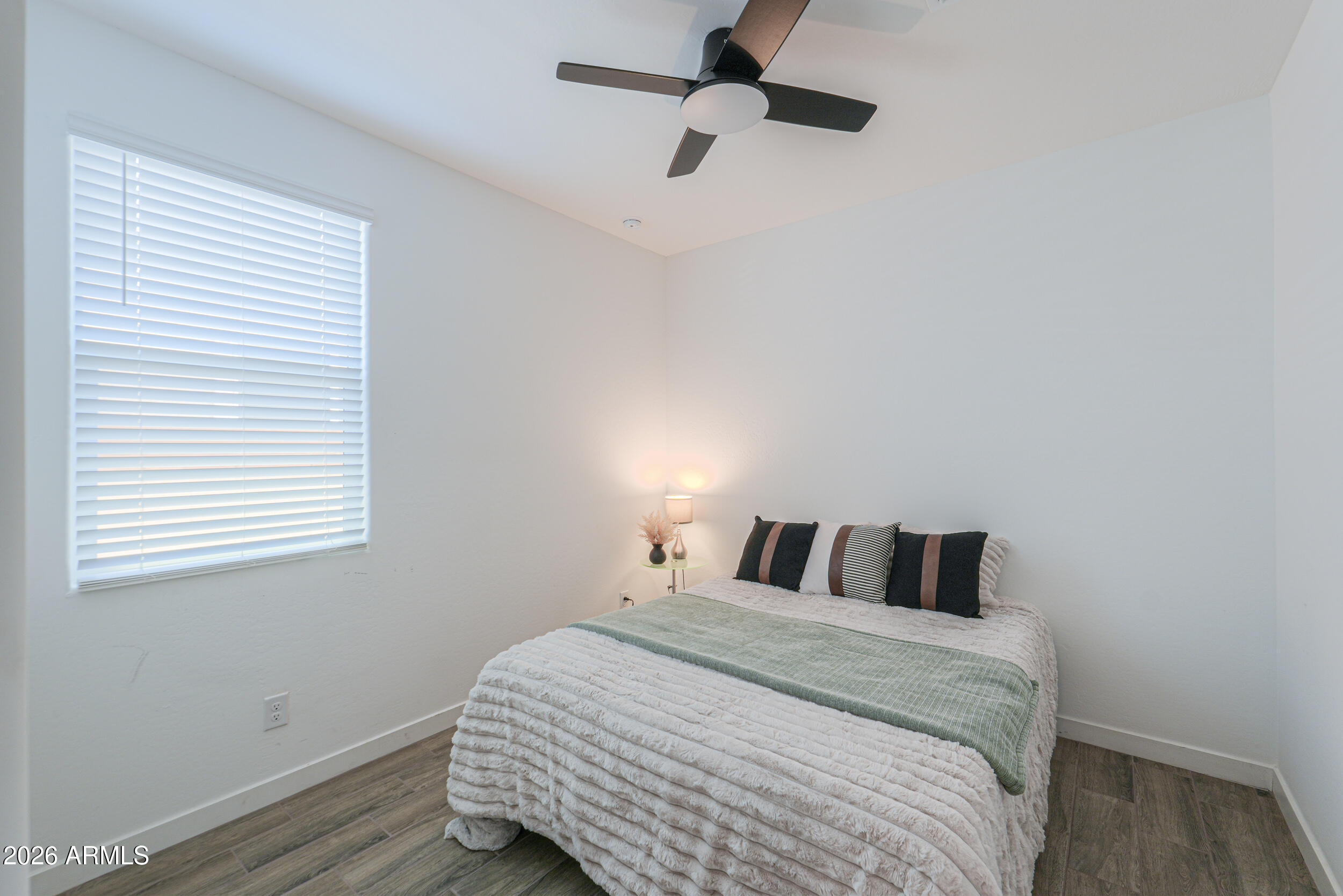 MIDDLE VISTAS - Residential