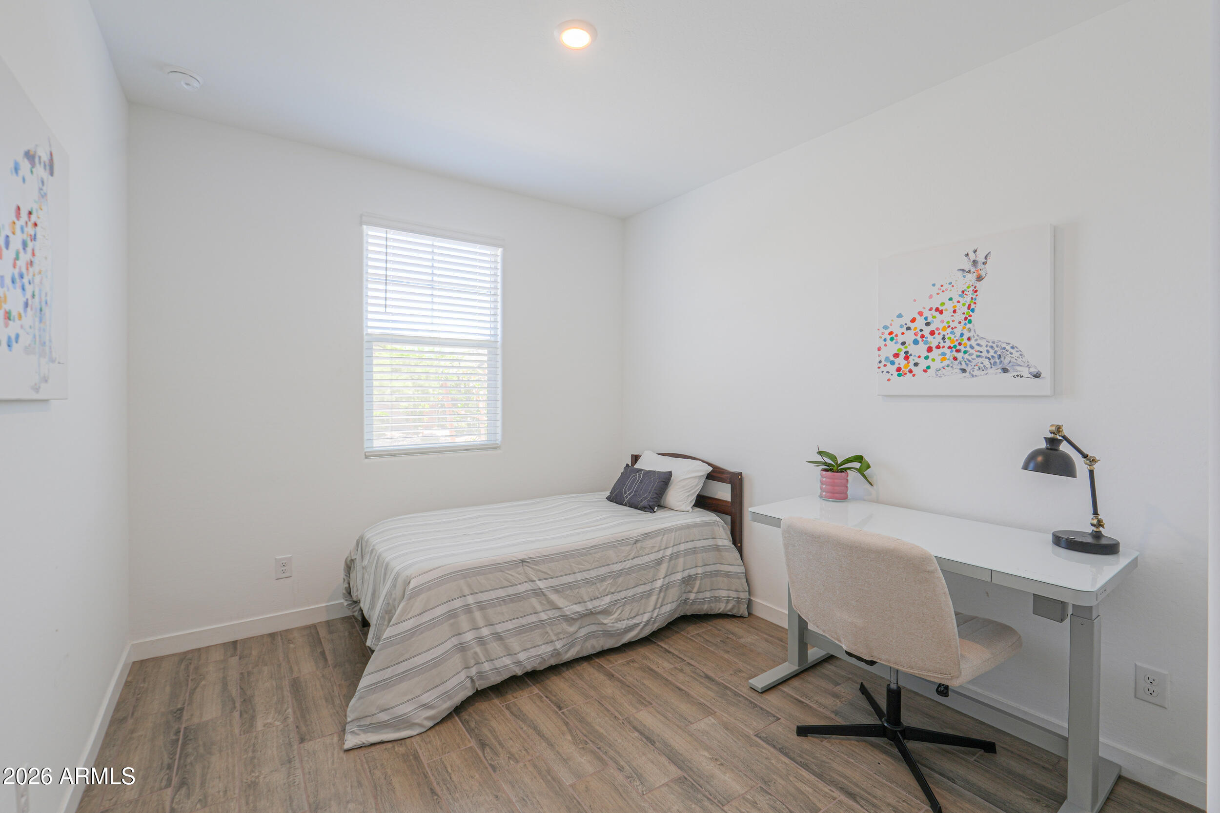 MIDDLE VISTAS - Residential