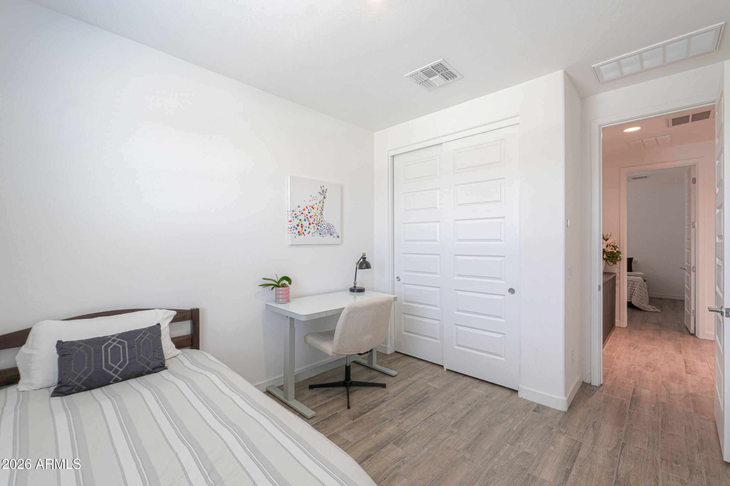 MIDDLE VISTAS - Residential