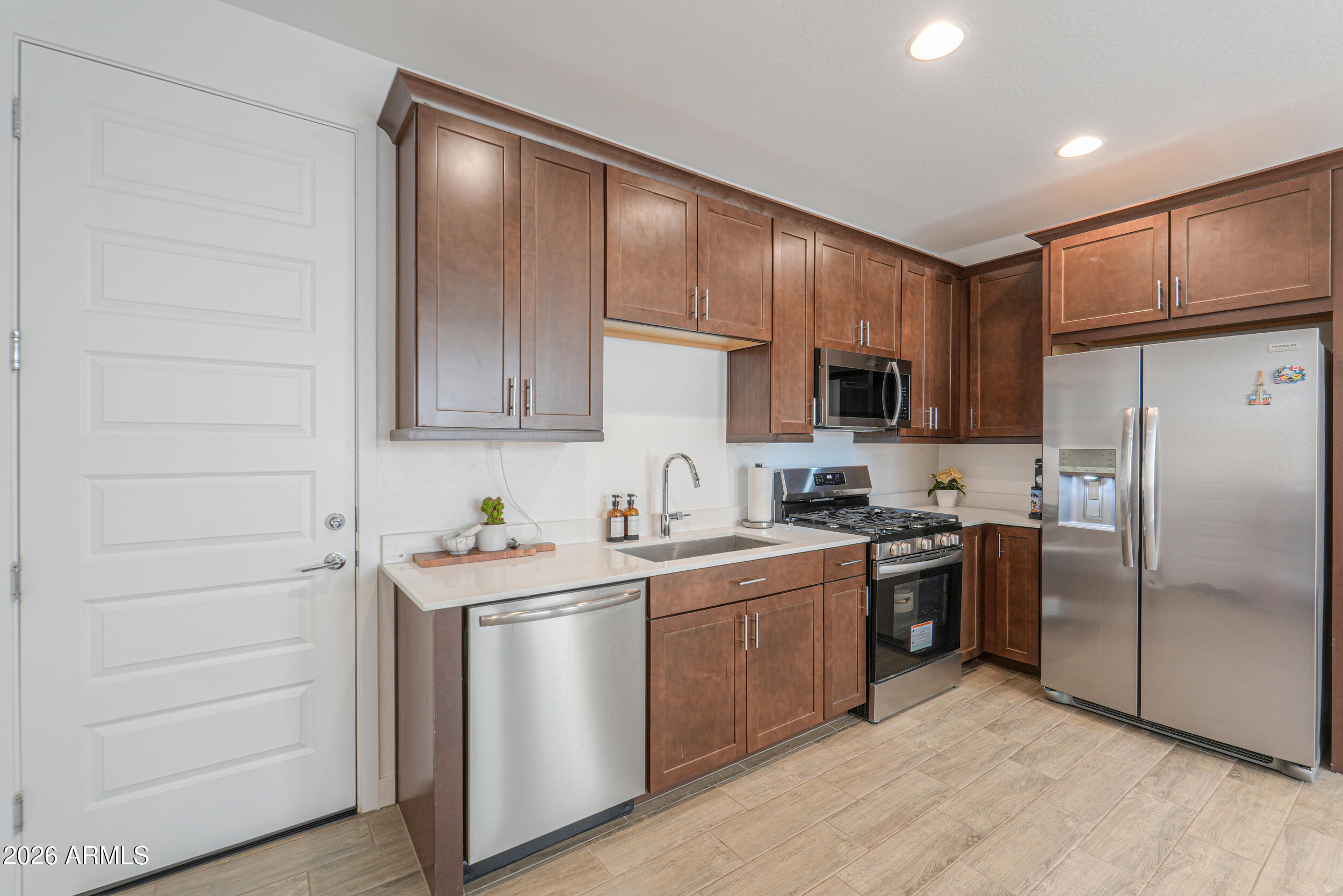 MIDDLE VISTAS - Residential
