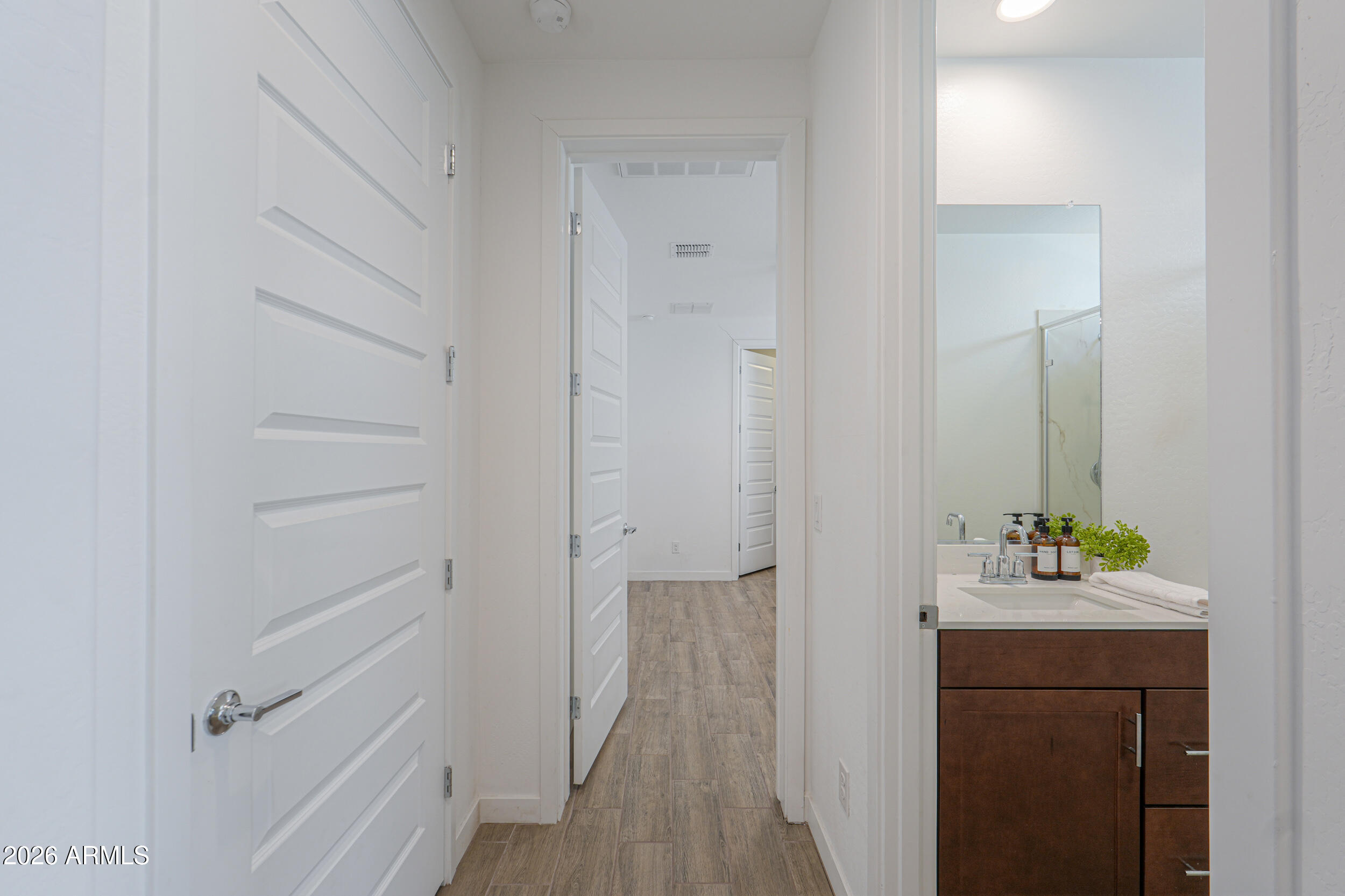 MIDDLE VISTAS - Residential