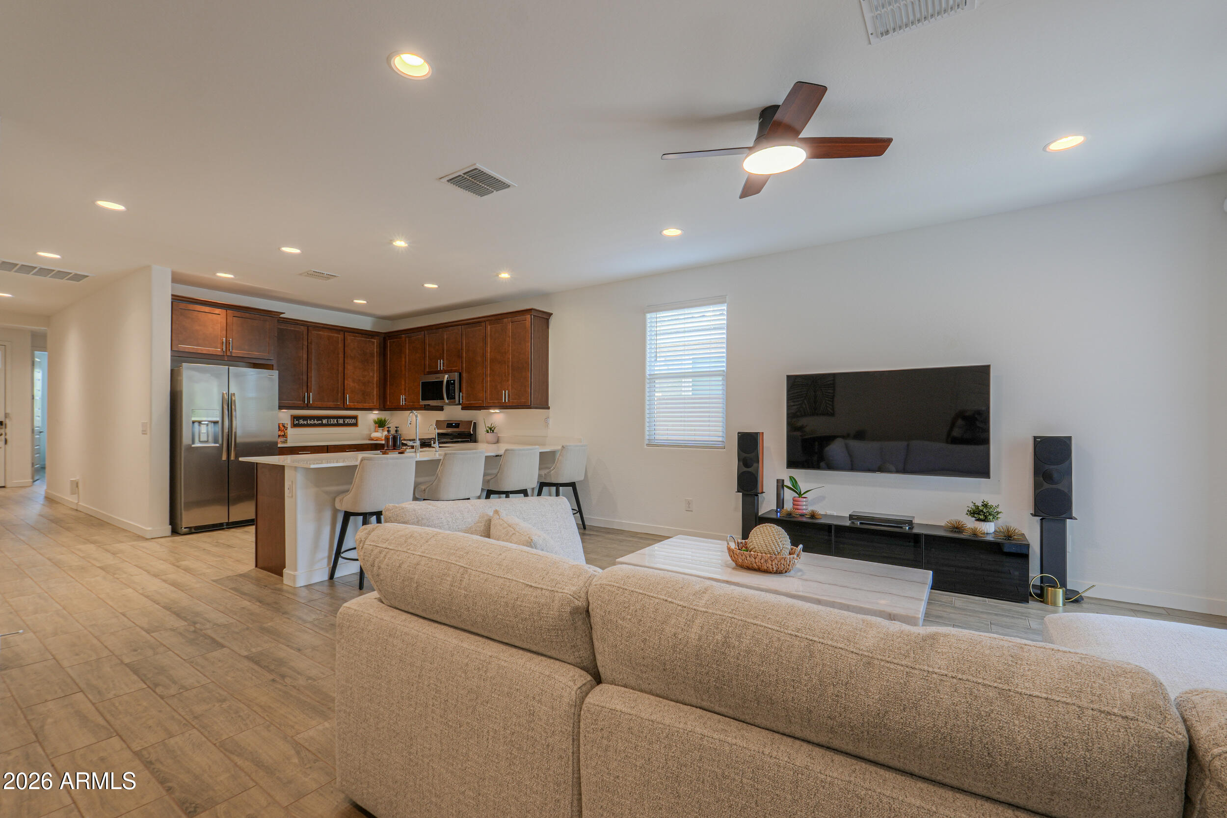 MIDDLE VISTAS - Residential