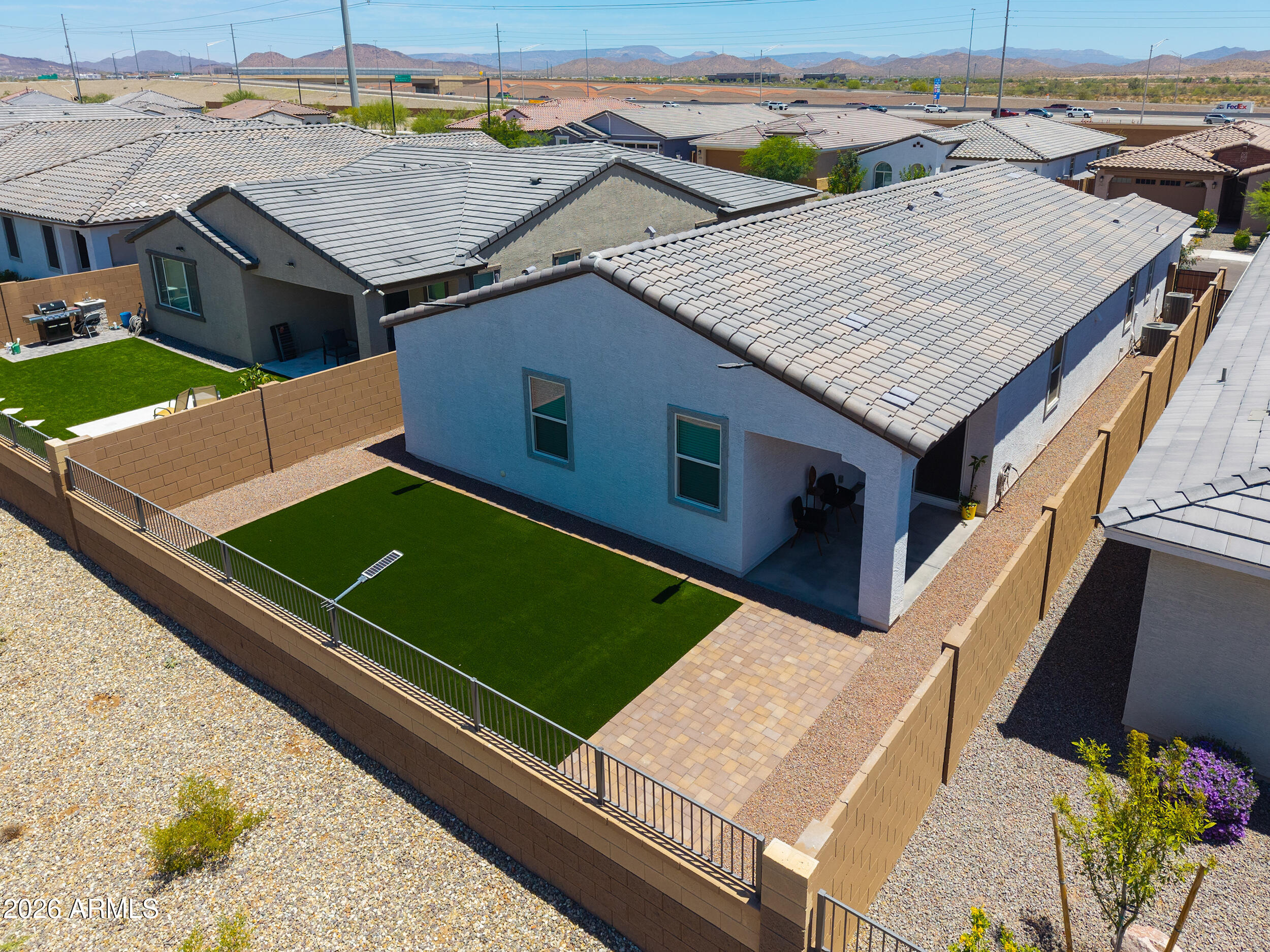 MIDDLE VISTAS - Residential