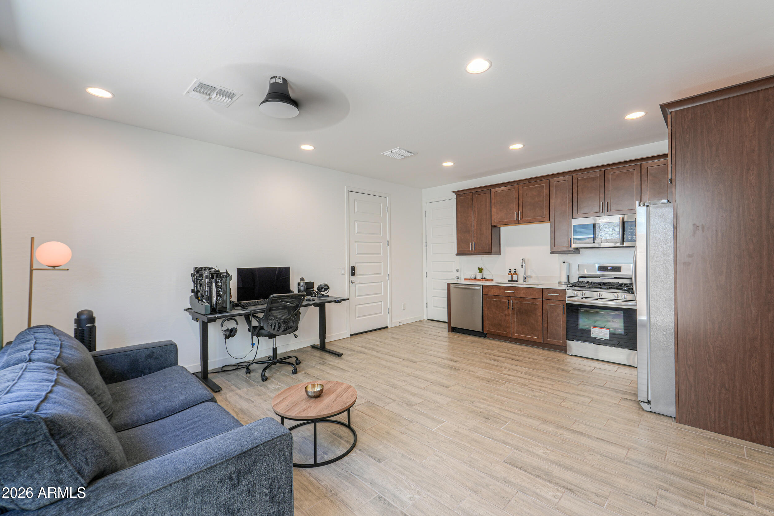 MIDDLE VISTAS - Residential