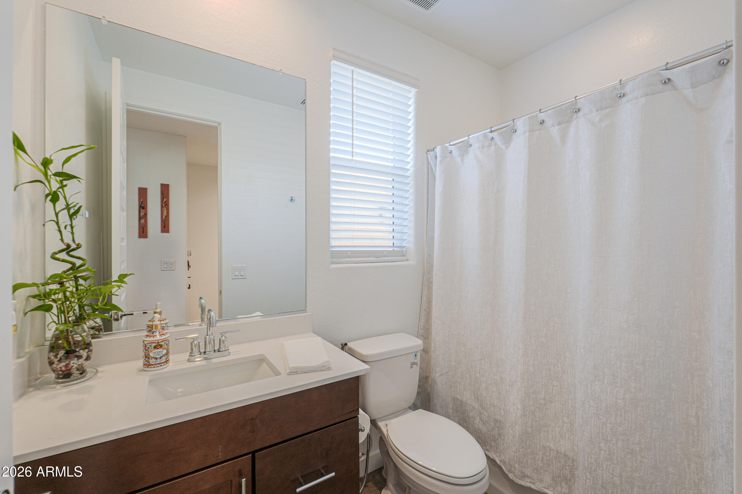 MIDDLE VISTAS - Residential
