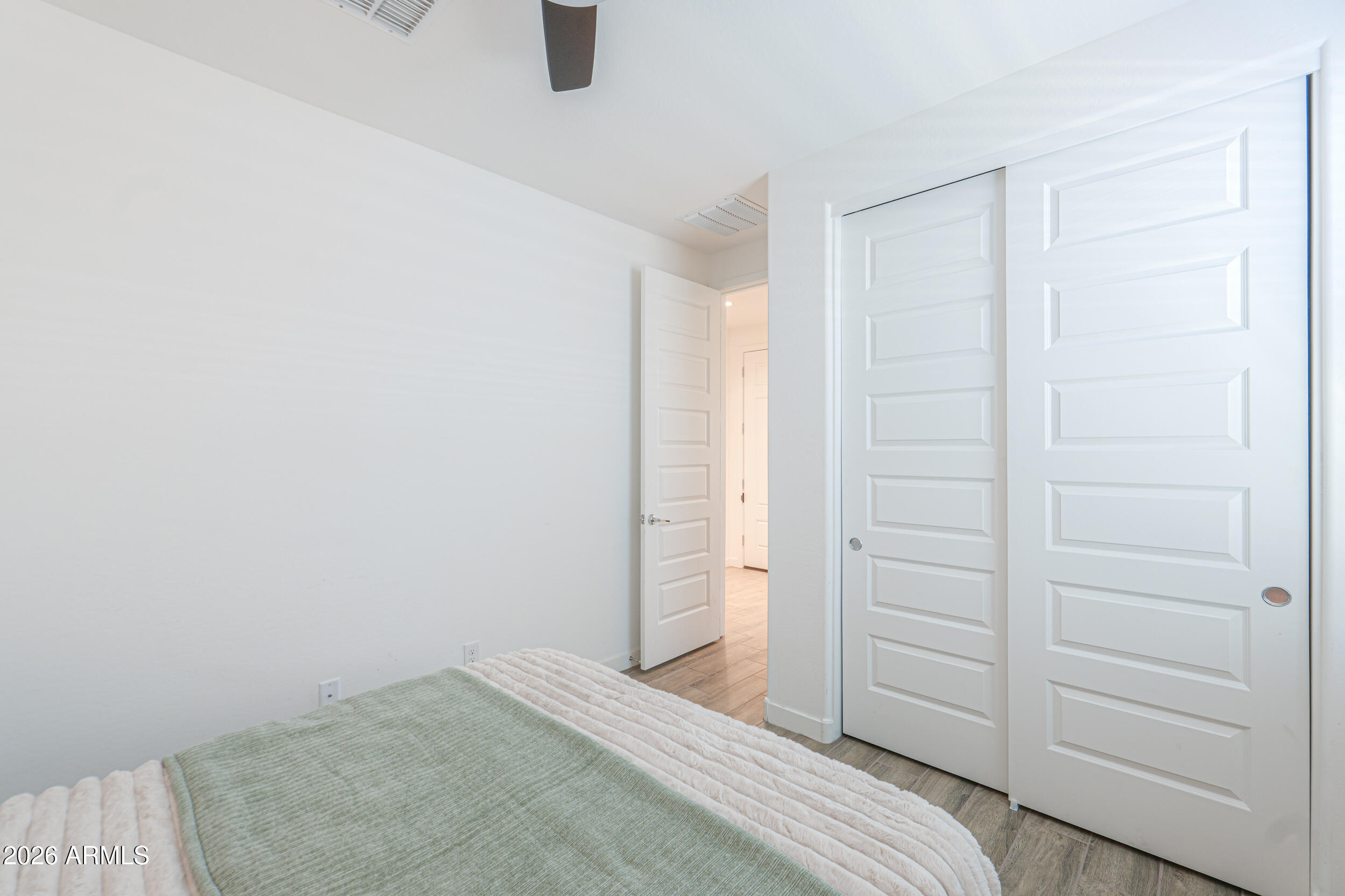 MIDDLE VISTAS - Residential