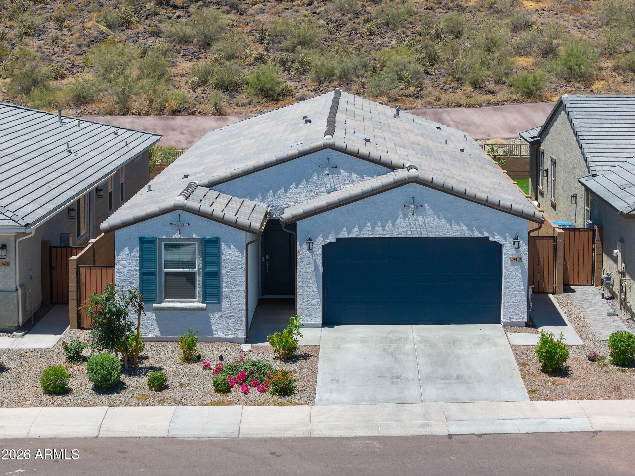 MIDDLE VISTAS - Residential