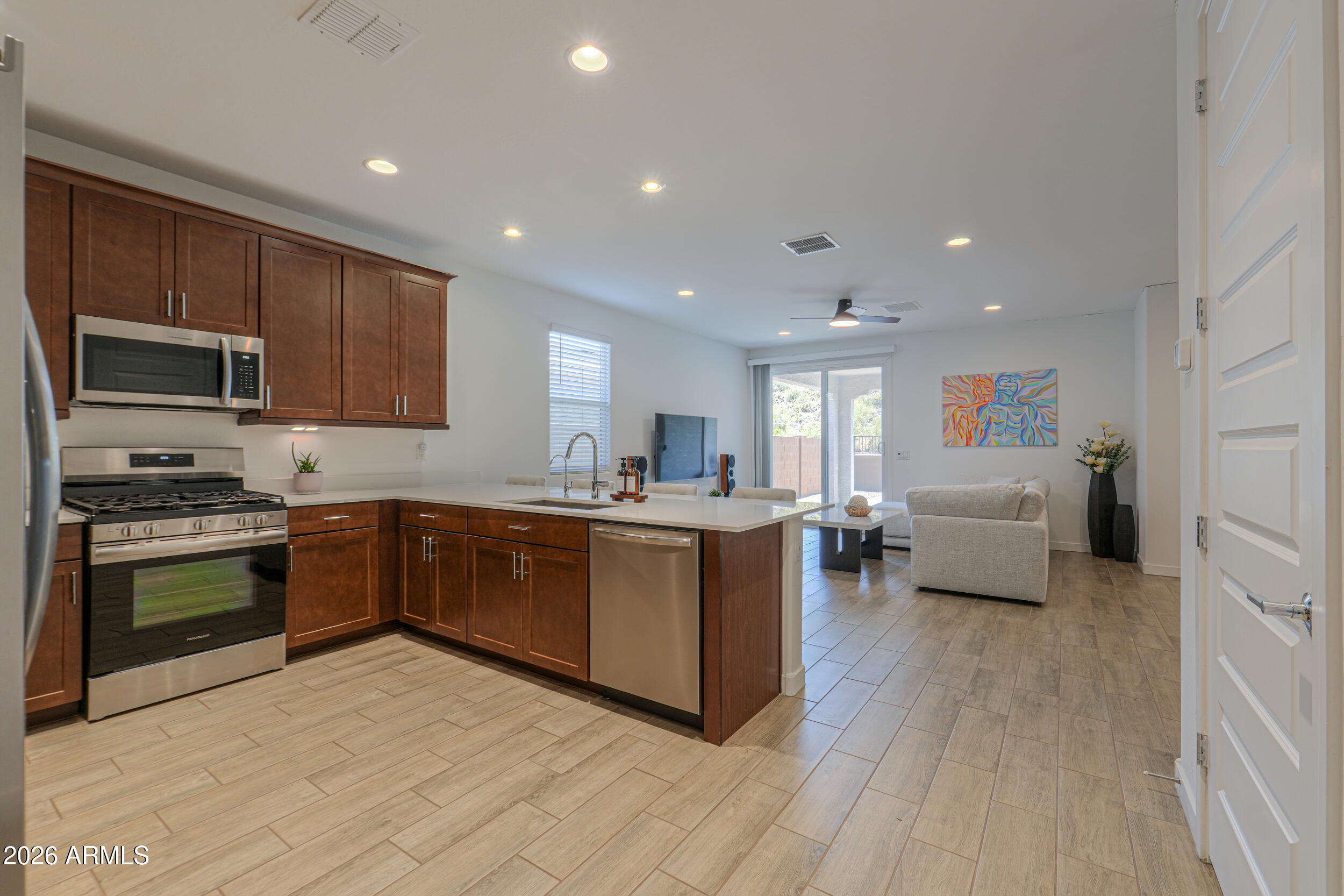 MIDDLE VISTAS - Residential