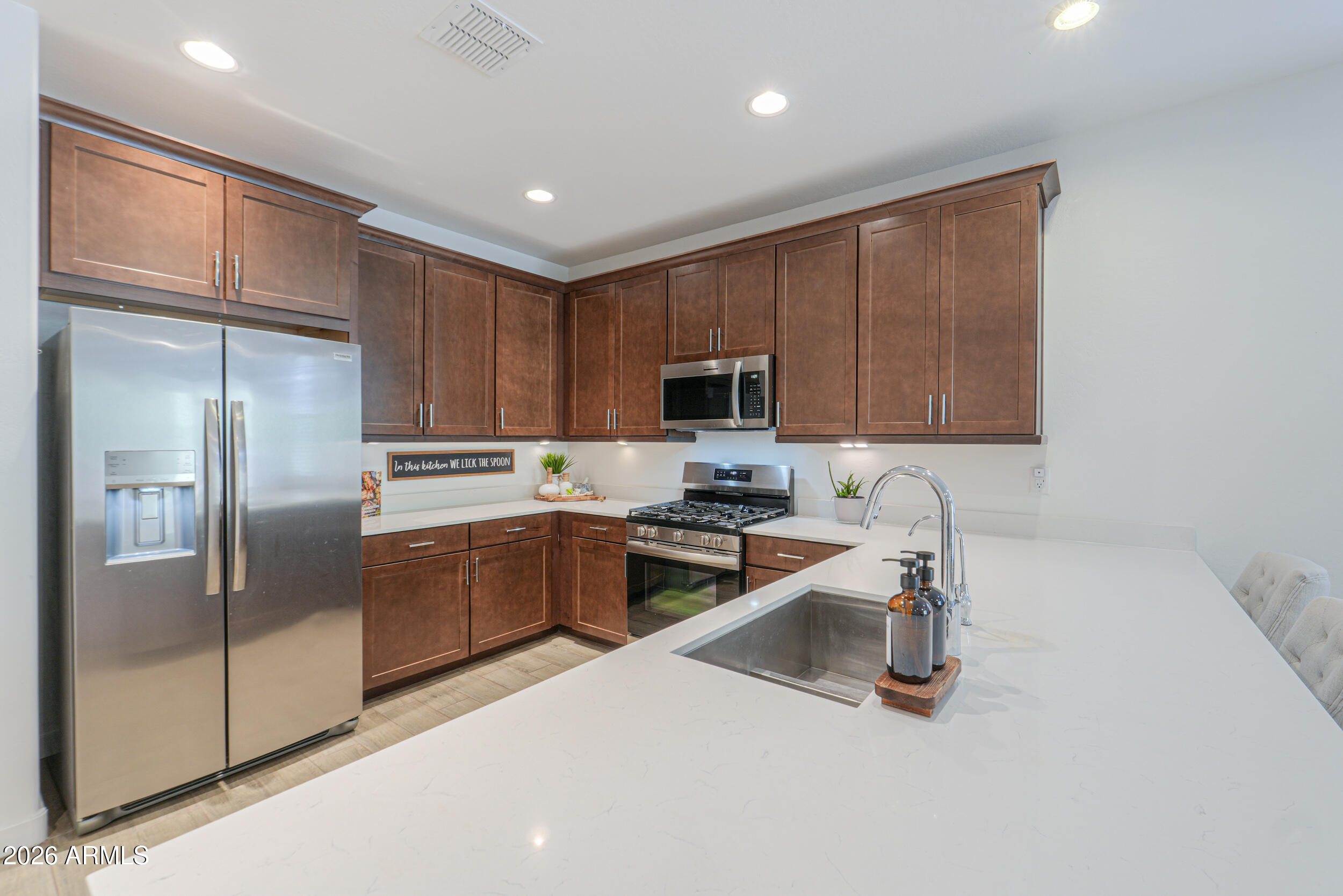 MIDDLE VISTAS - Residential