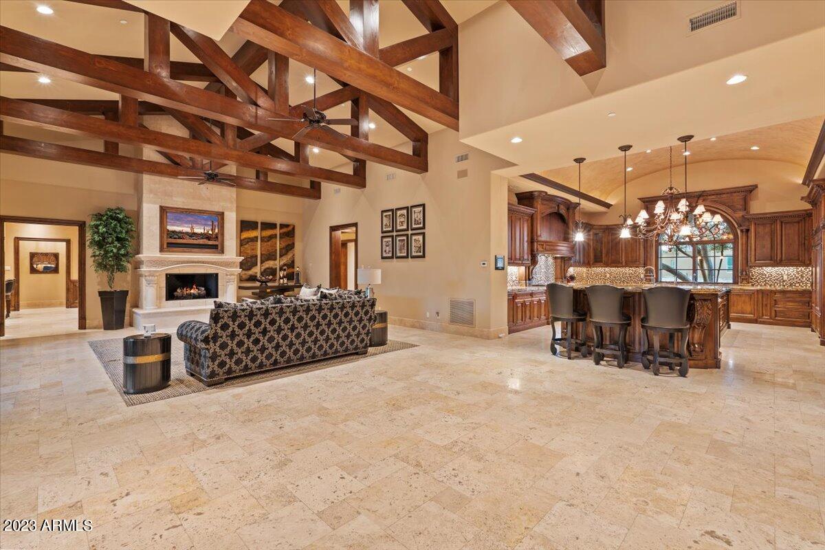 CASA DE SUNRISE - Residential