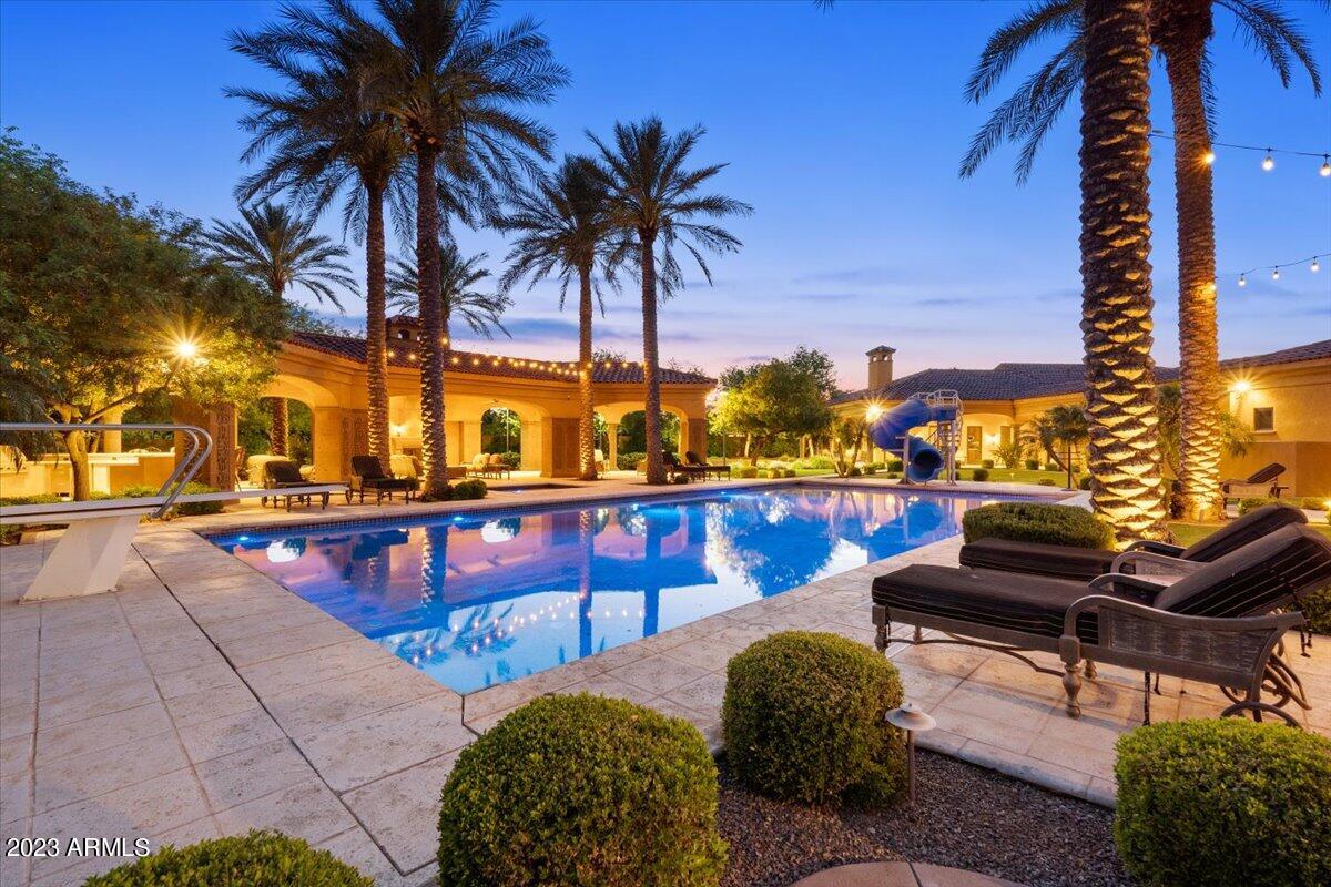 CASA DE SUNRISE - Residential