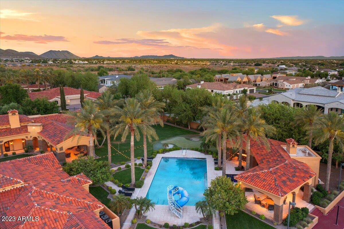 CASA DE SUNRISE - Residential