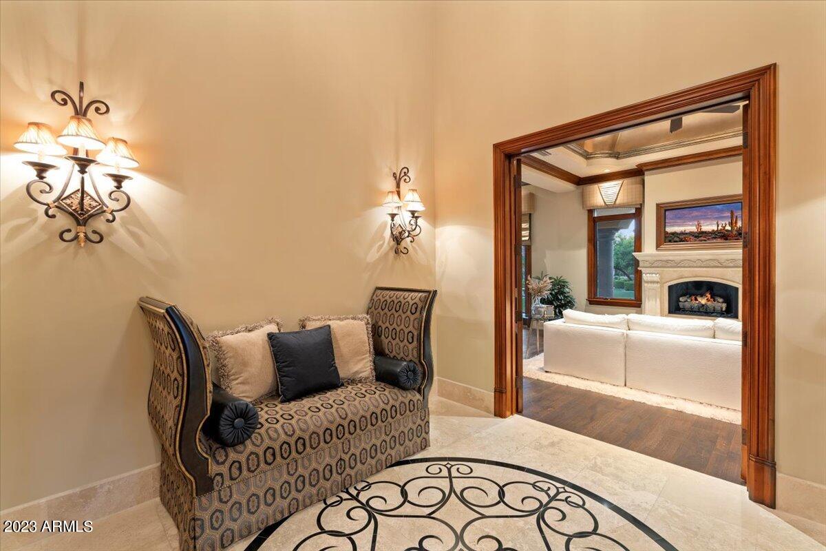 CASA DE SUNRISE - Residential