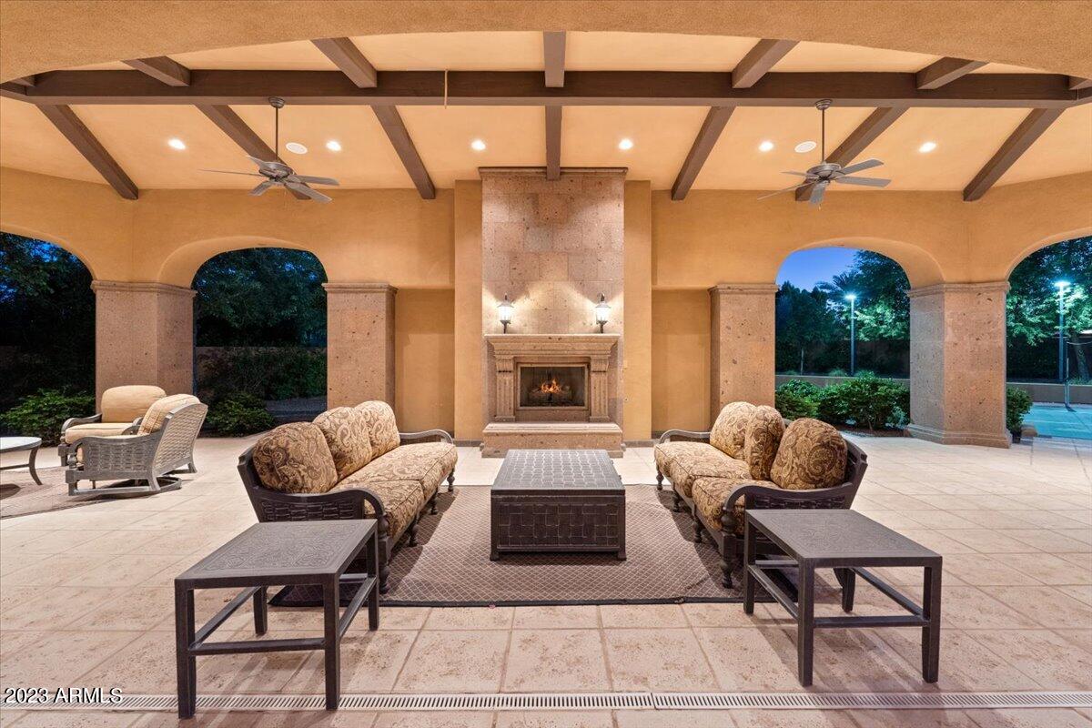 CASA DE SUNRISE - Residential