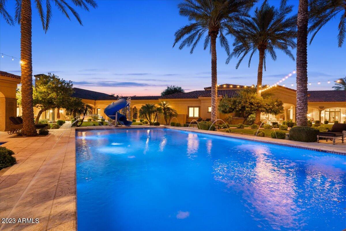 CASA DE SUNRISE - Residential