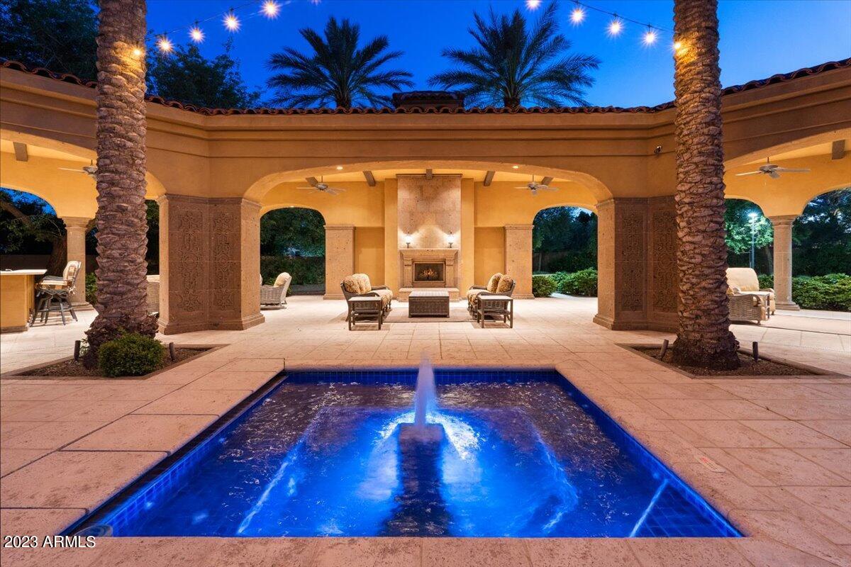 CASA DE SUNRISE - Residential