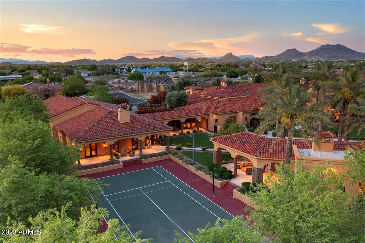 CASA DE SUNRISE - Residential