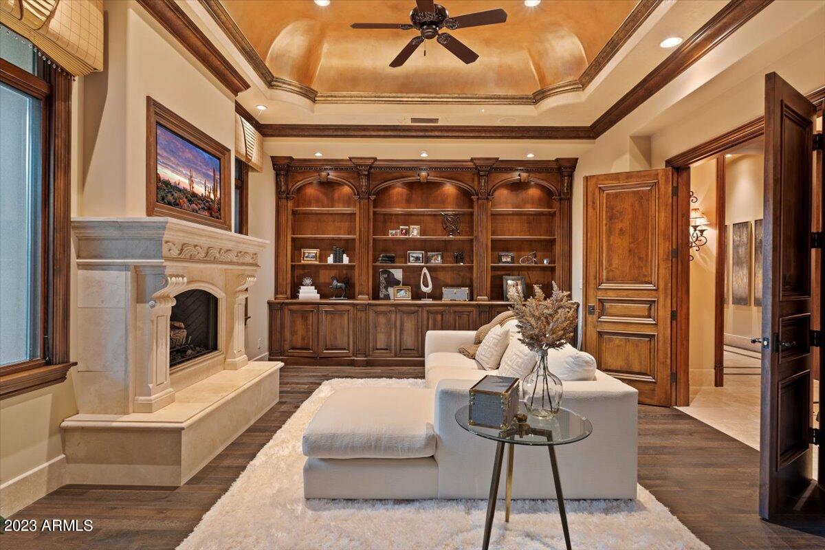 CASA DE SUNRISE - Residential