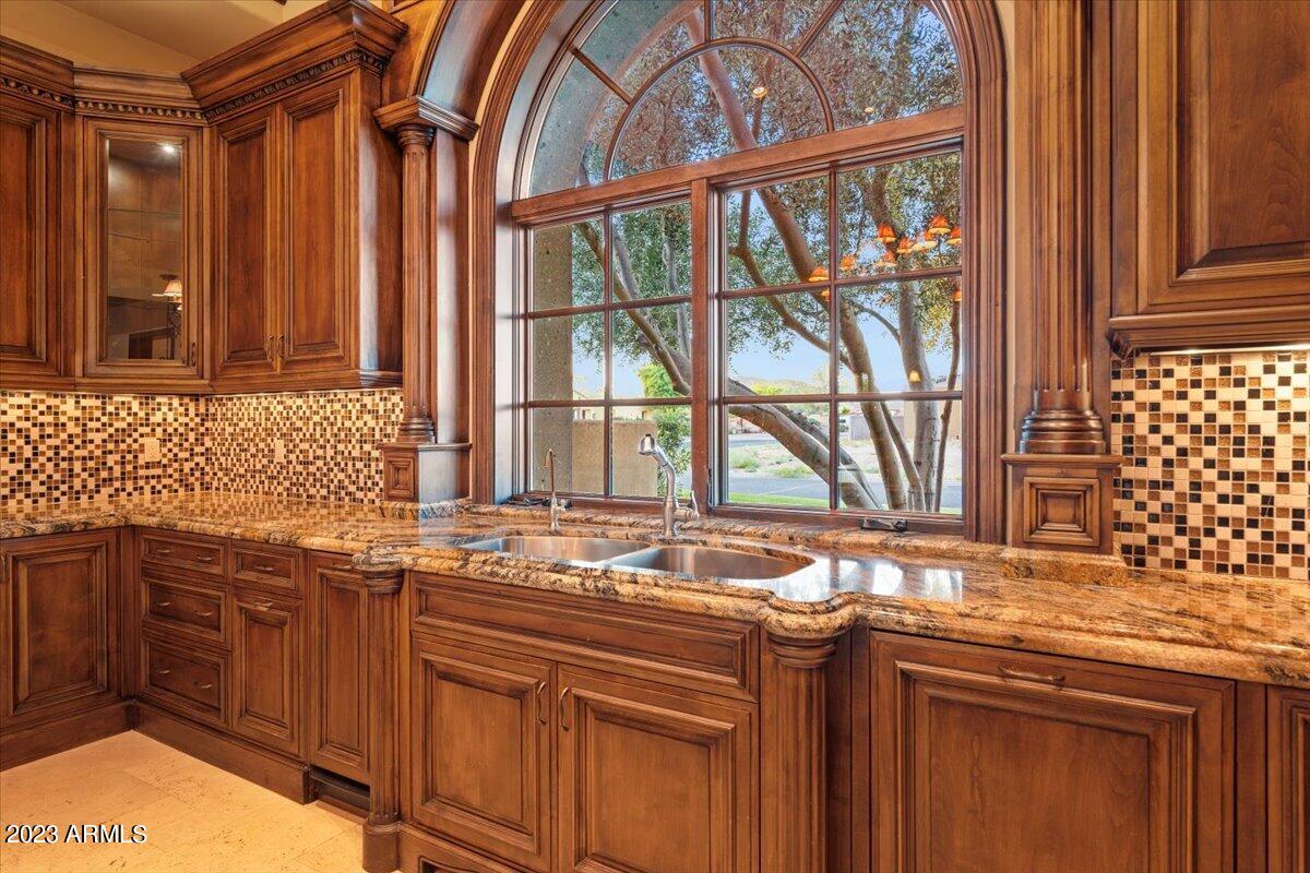 CASA DE SUNRISE - Residential