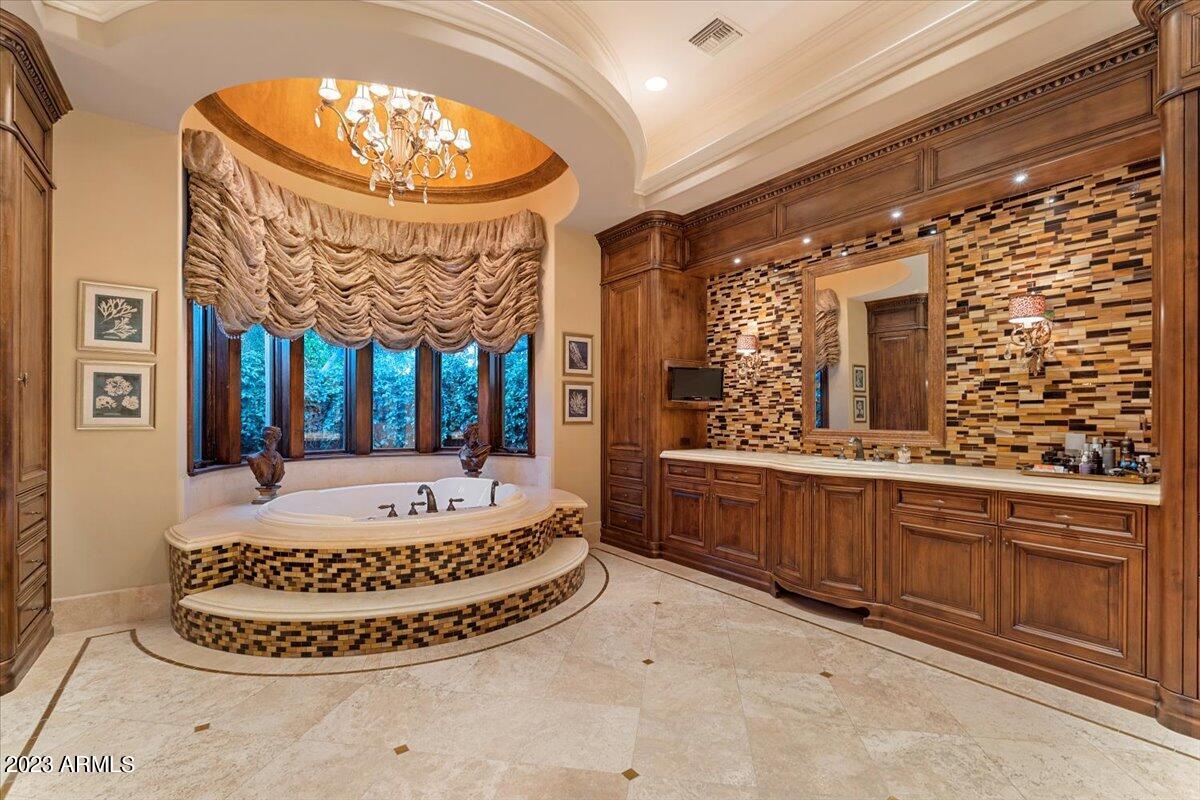 CASA DE SUNRISE - Residential