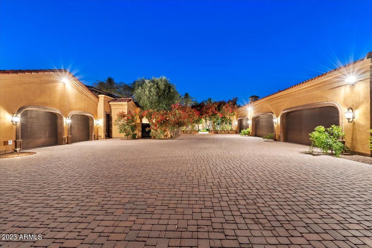 CASA DE SUNRISE - Residential