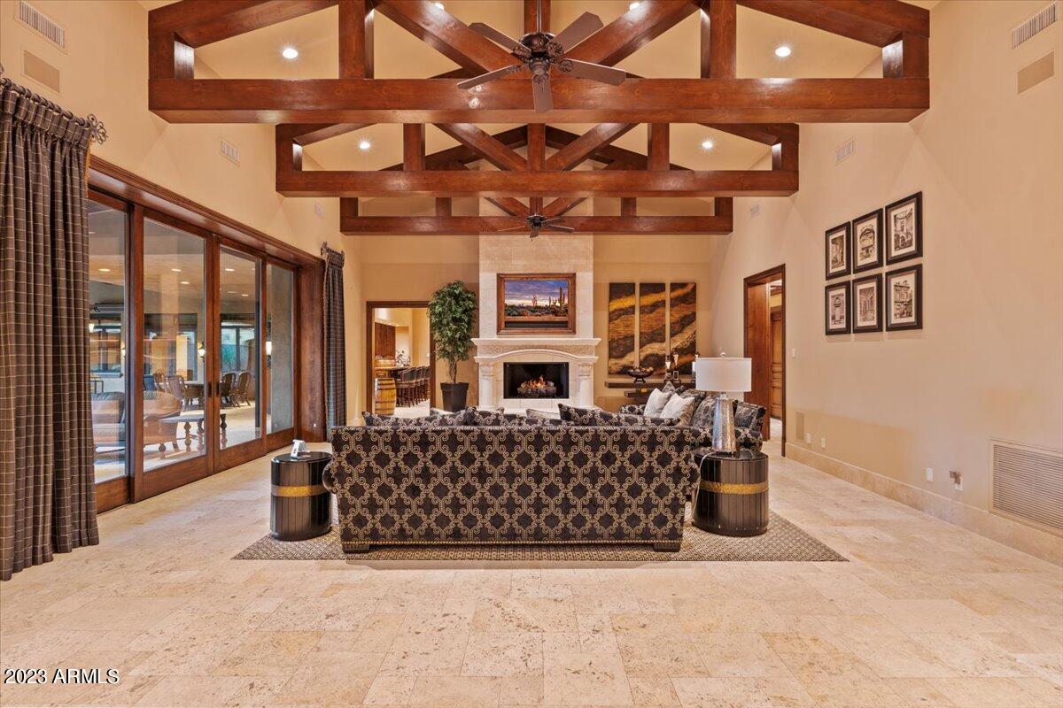 CASA DE SUNRISE - Residential