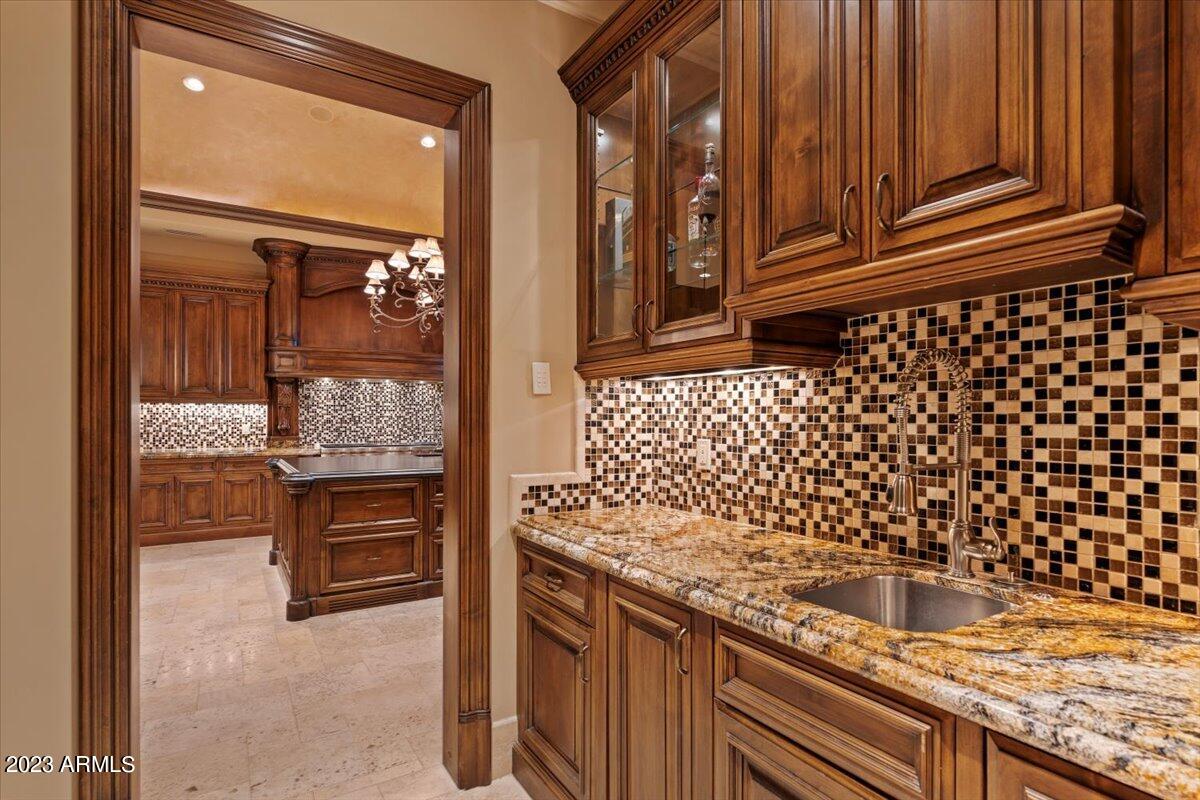 CASA DE SUNRISE - Residential