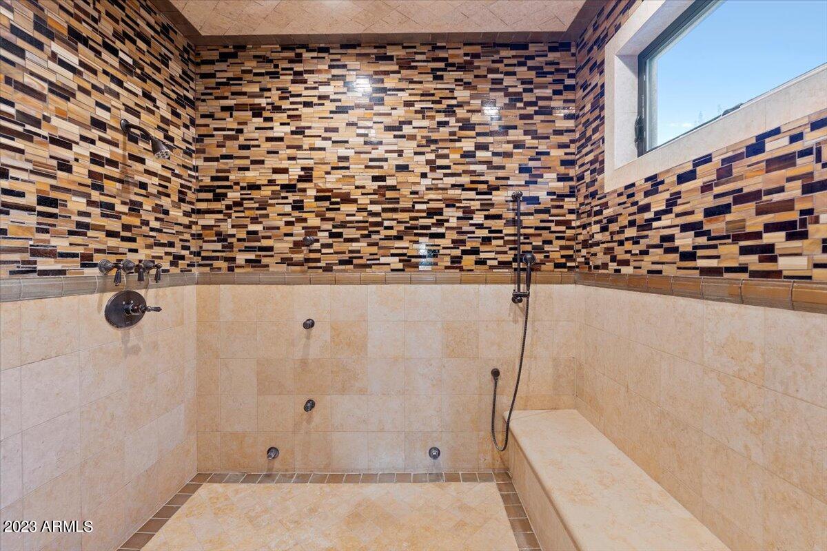 CASA DE SUNRISE - Residential