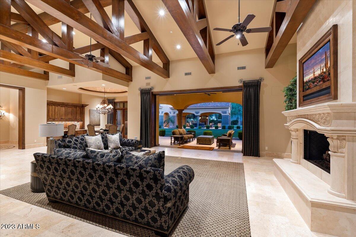 CASA DE SUNRISE - Residential