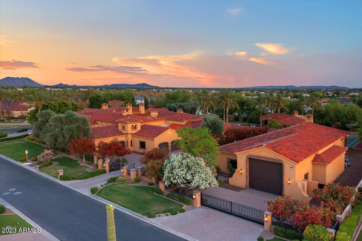 CASA DE SUNRISE - Residential