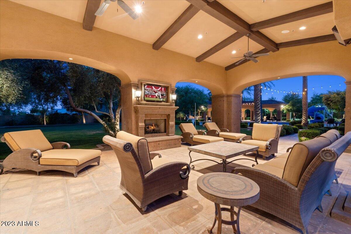 CASA DE SUNRISE - Residential