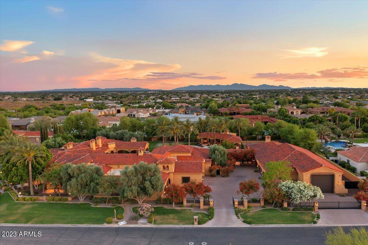 CASA DE SUNRISE - Residential