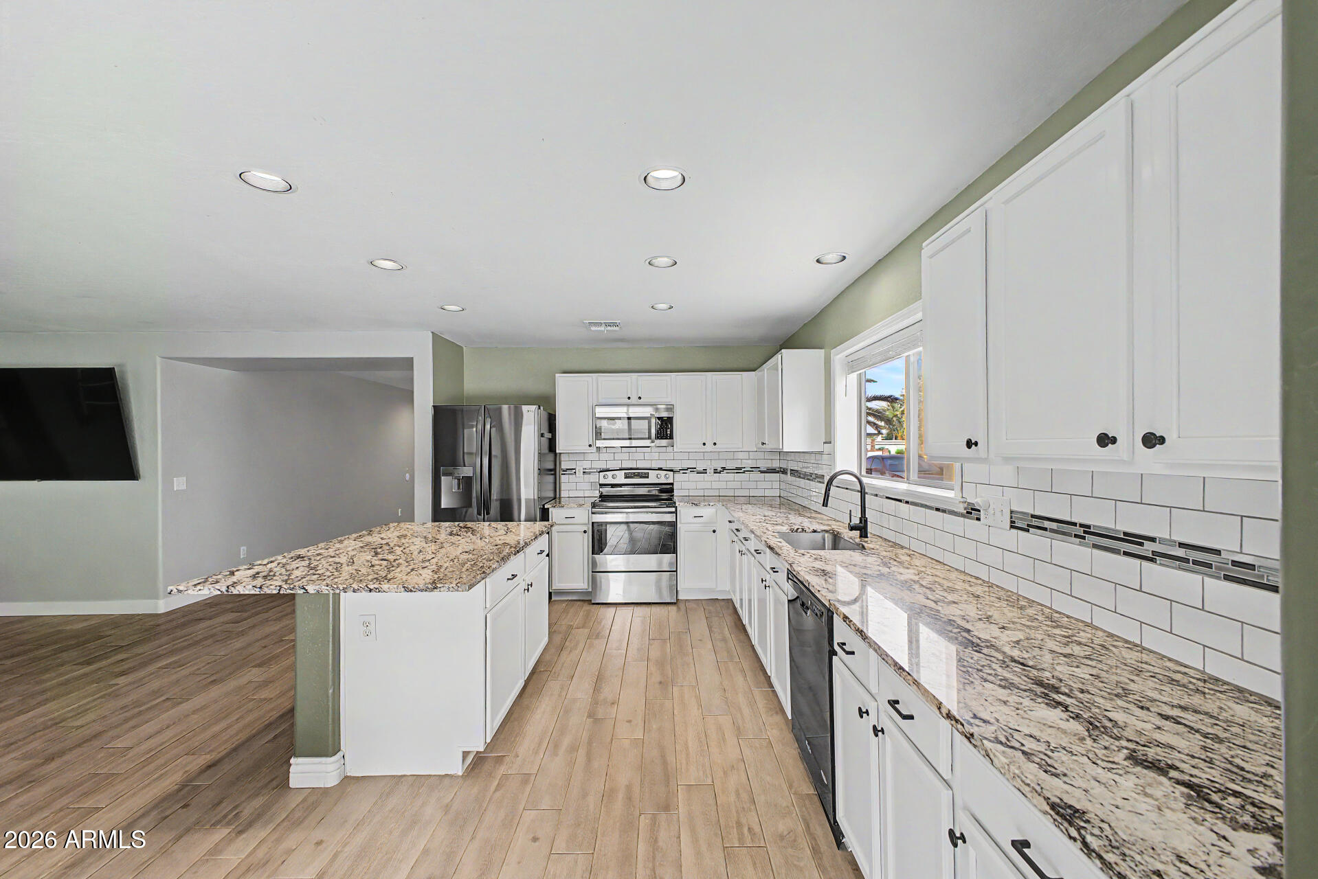 BELL POINTE 1 - Residential
