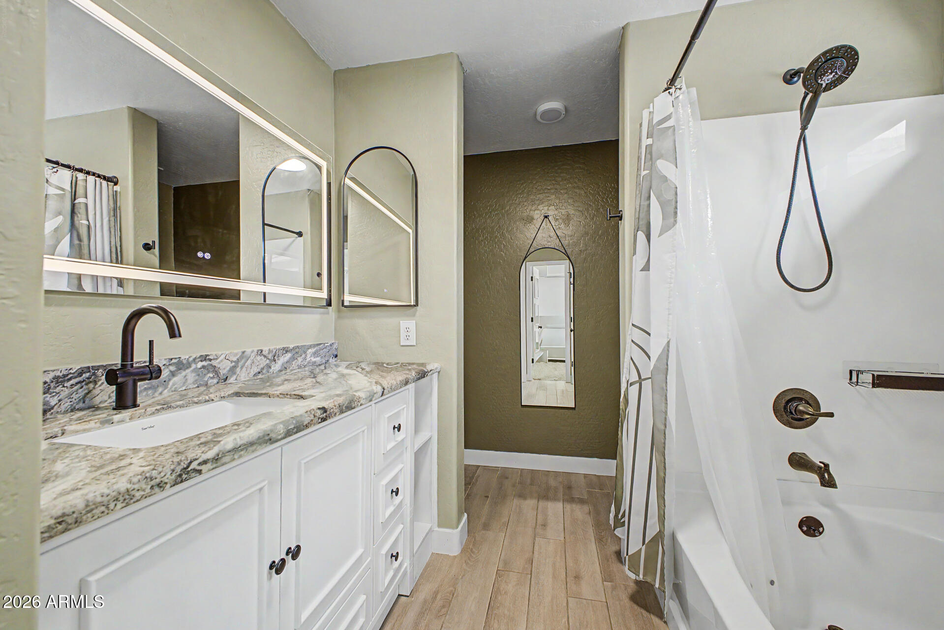 BELL POINTE 1 - Residential