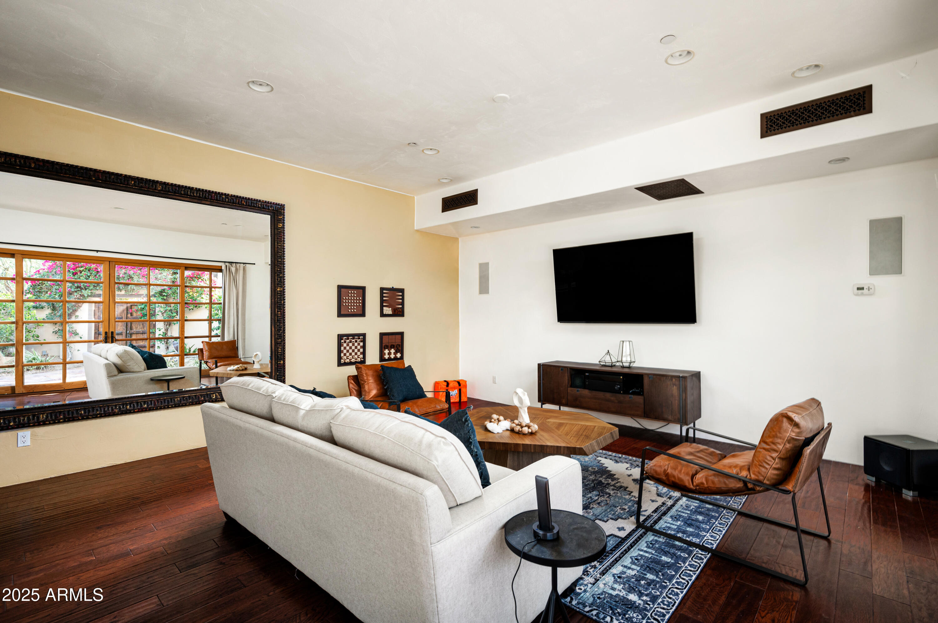 CINCO SOLES - Residential