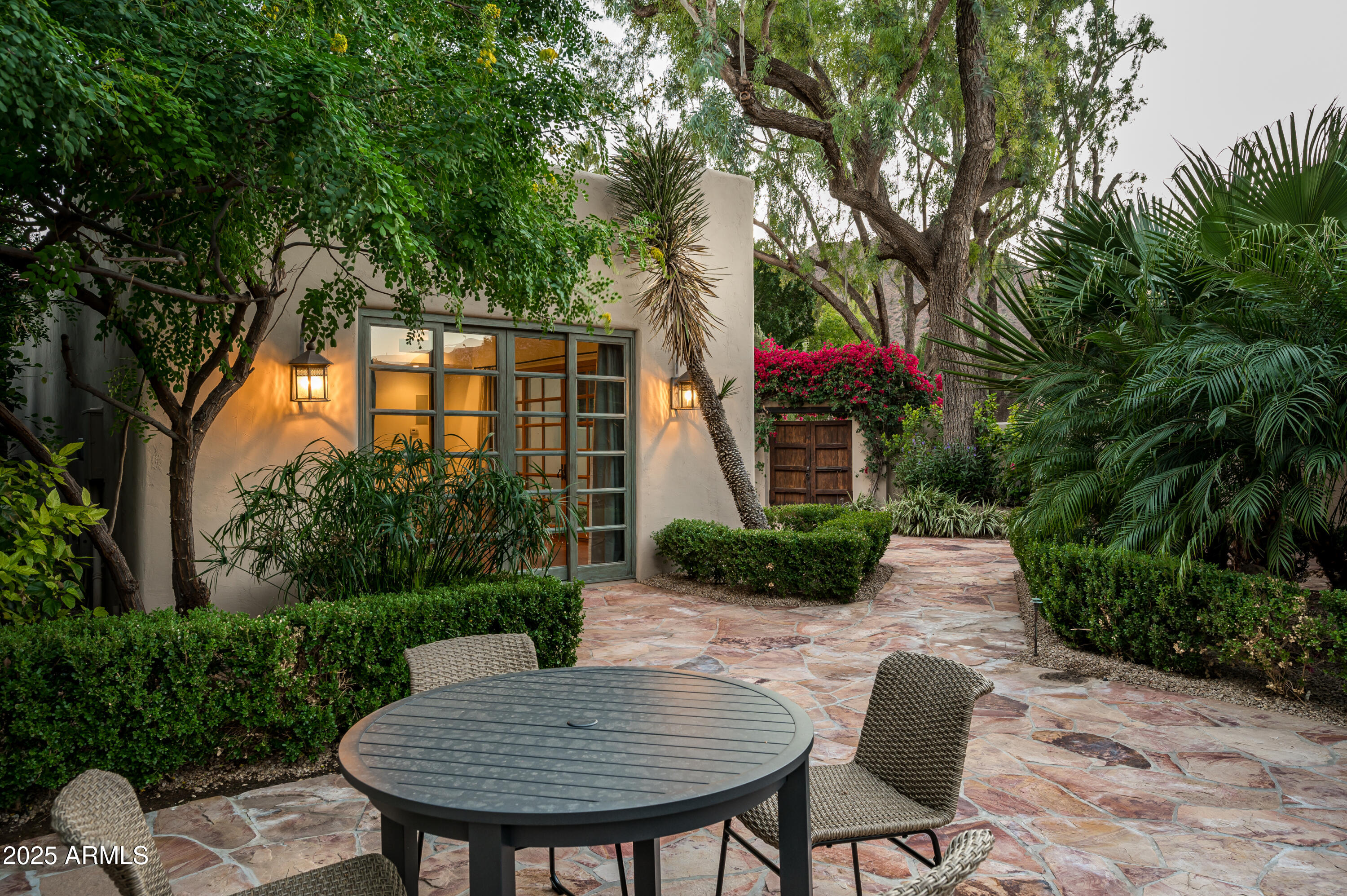CINCO SOLES - Residential