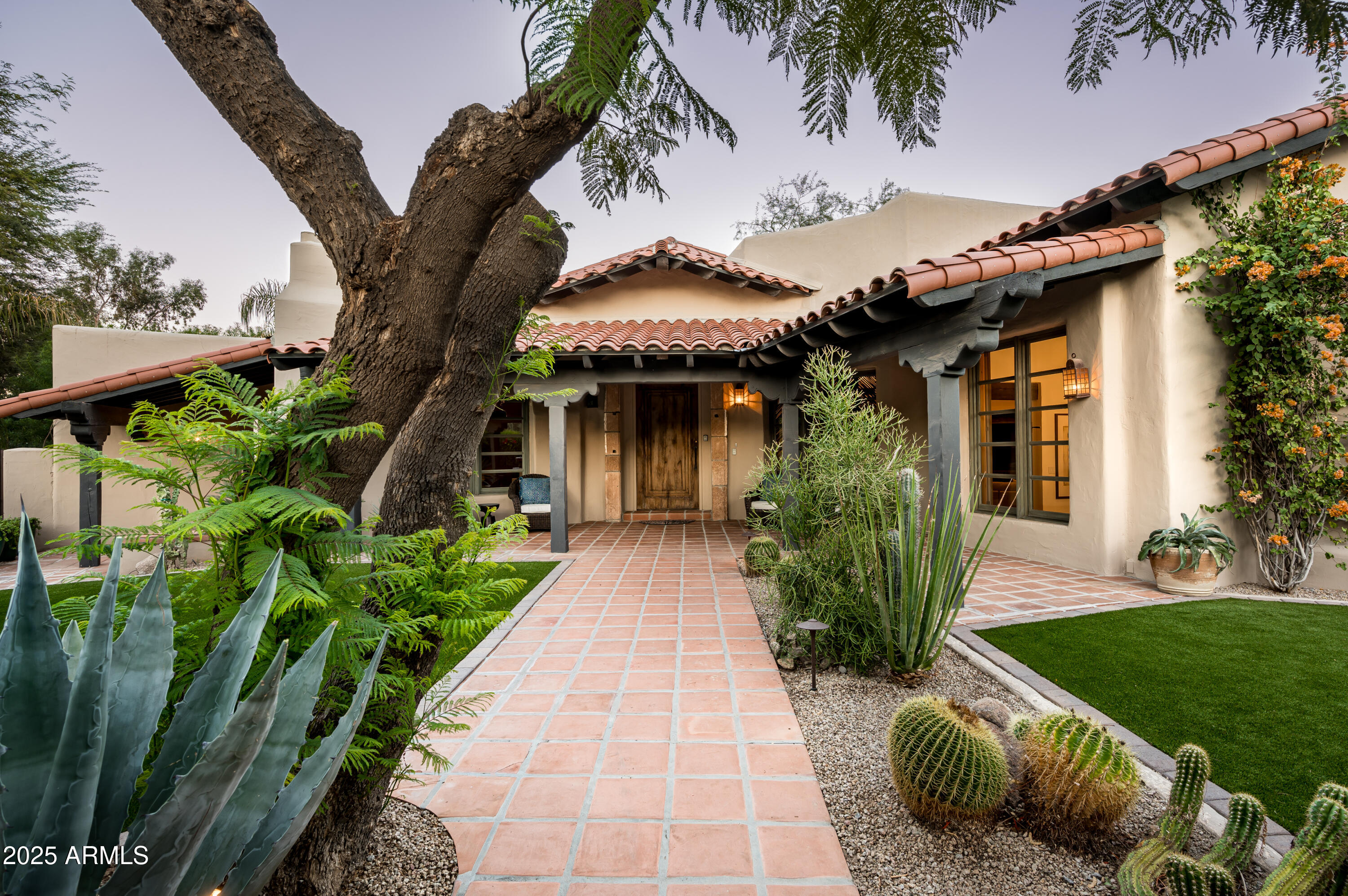 CINCO SOLES - Residential