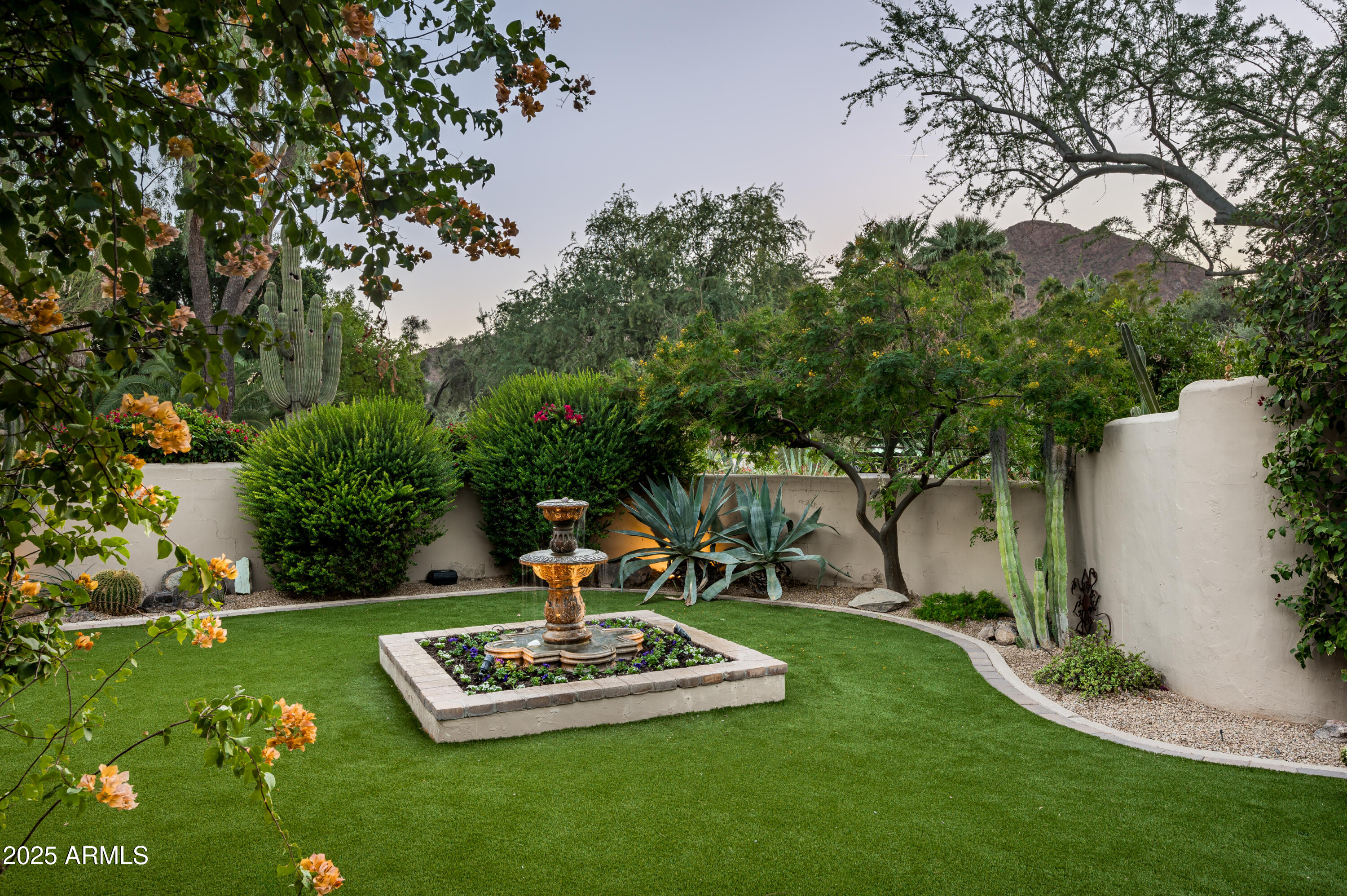 CINCO SOLES - Residential