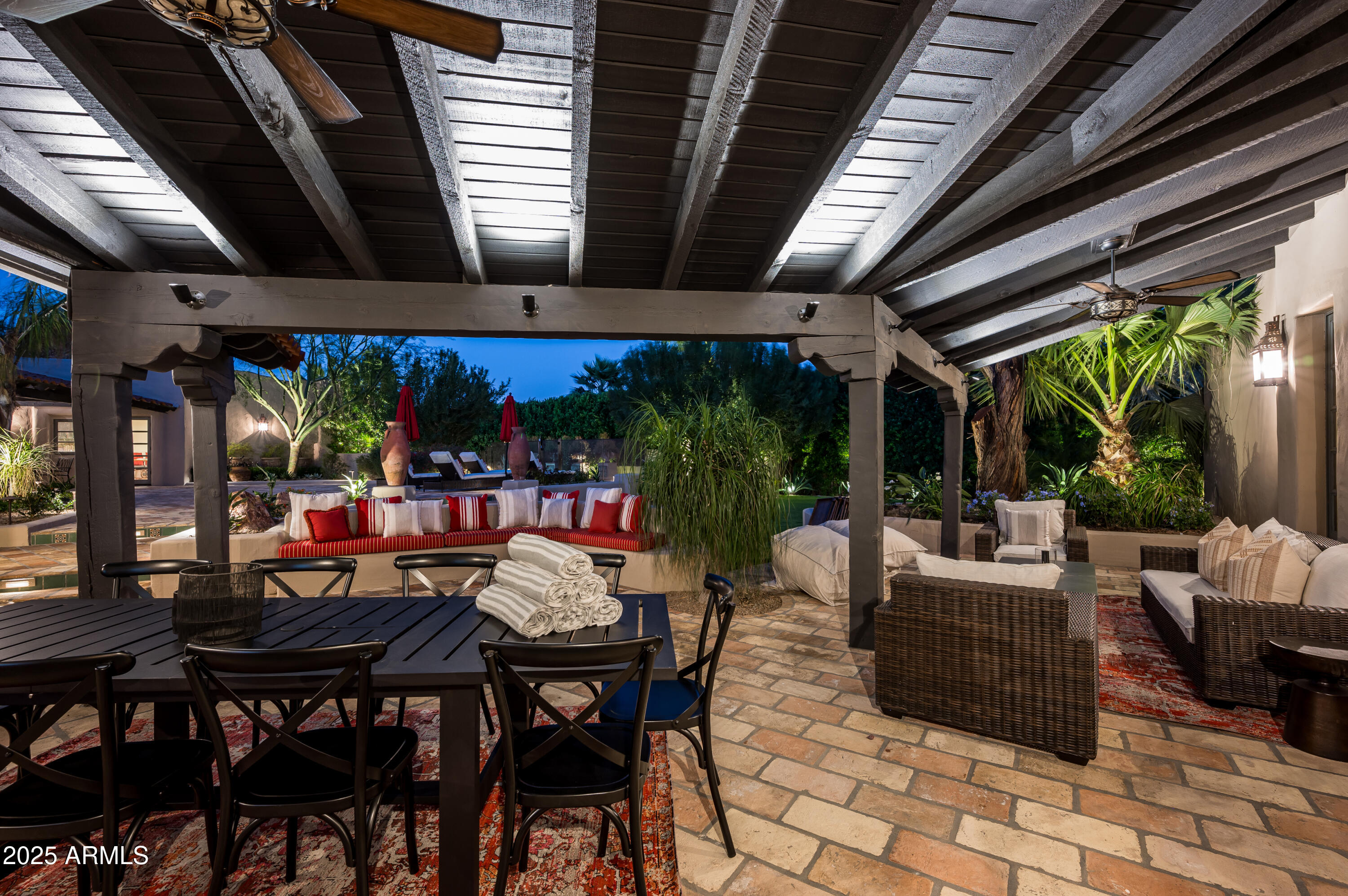 CINCO SOLES - Residential