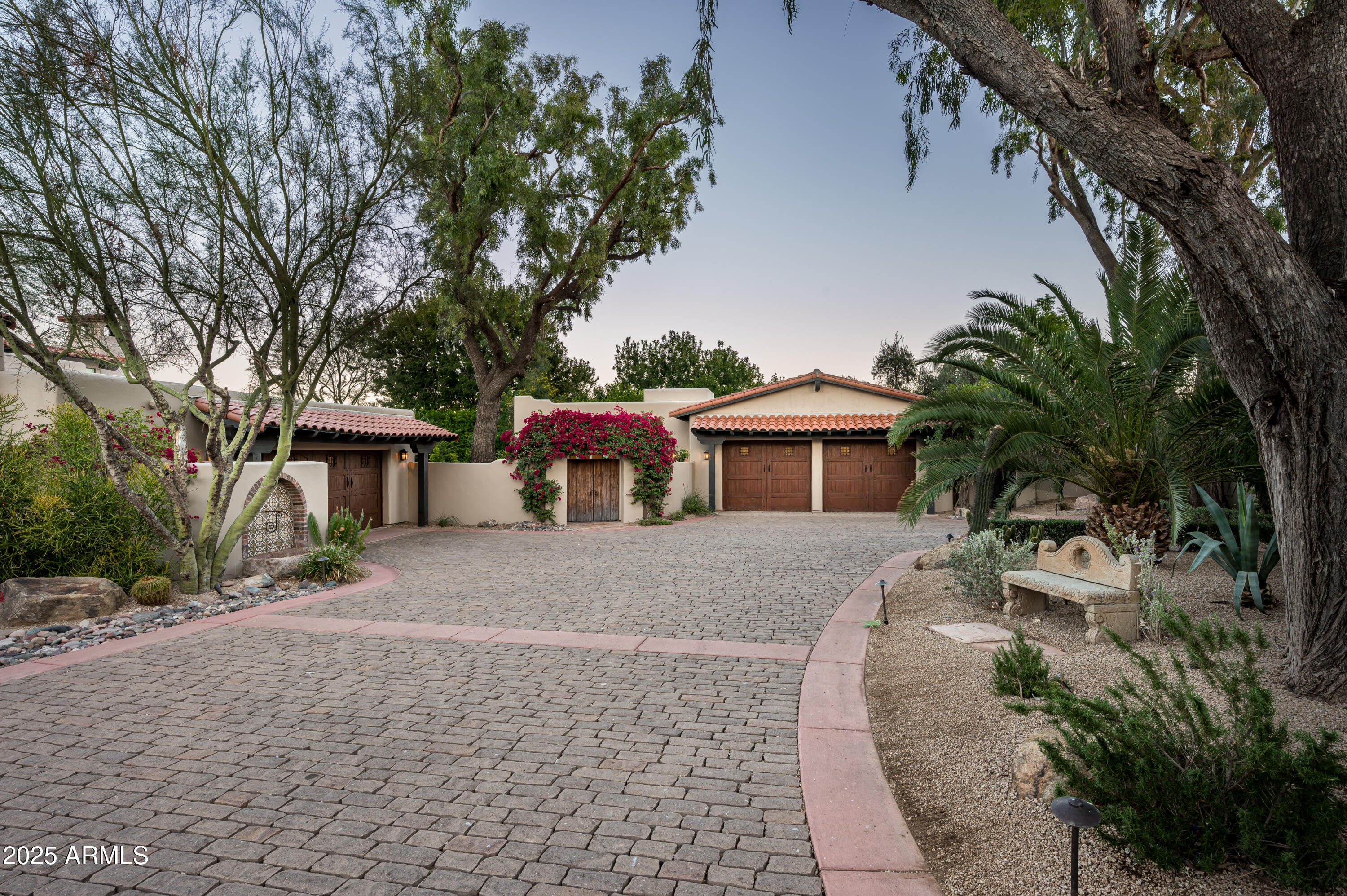 CINCO SOLES - Residential