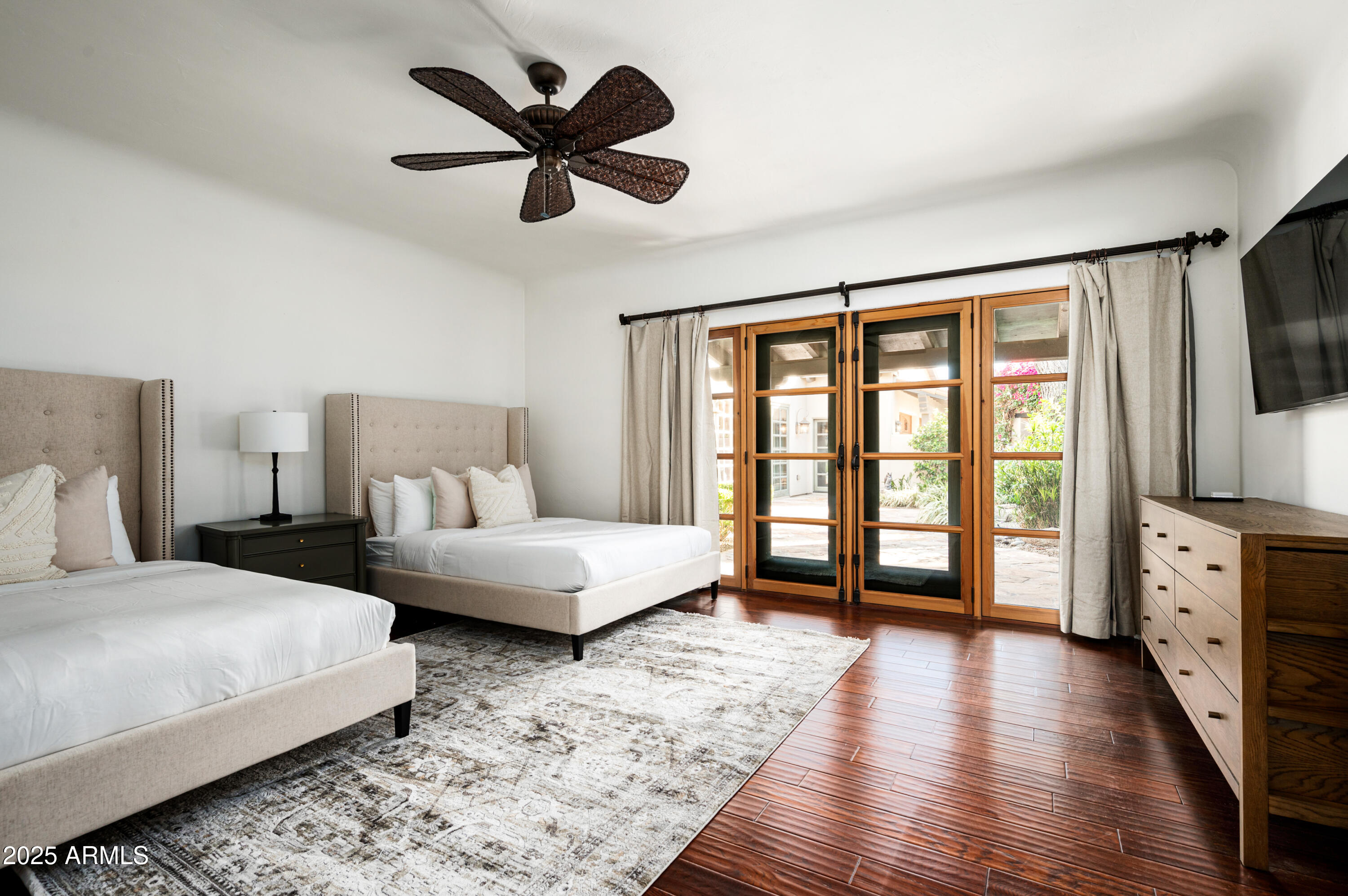 CINCO SOLES - Residential