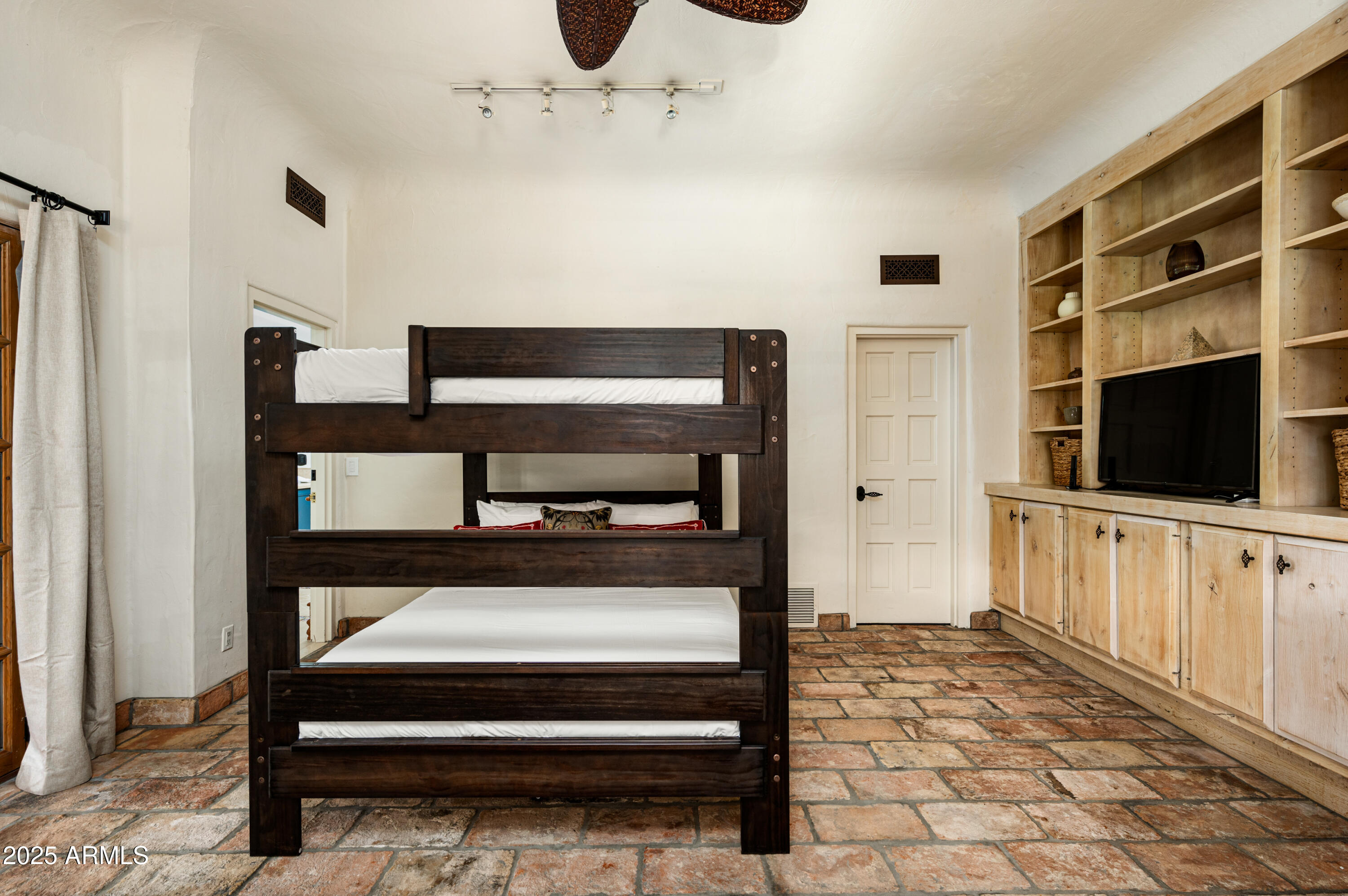 CINCO SOLES - Residential