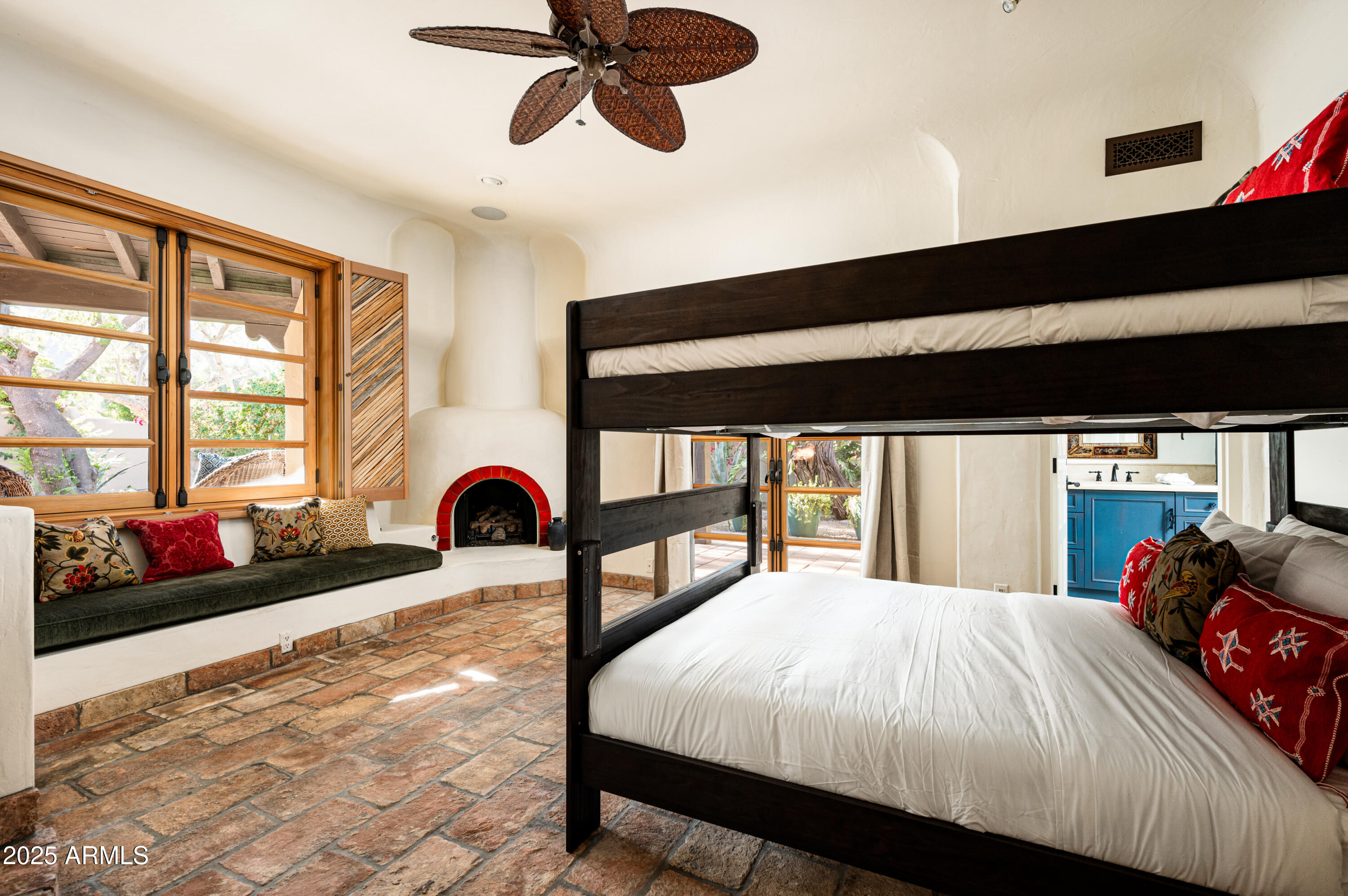 CINCO SOLES - Residential