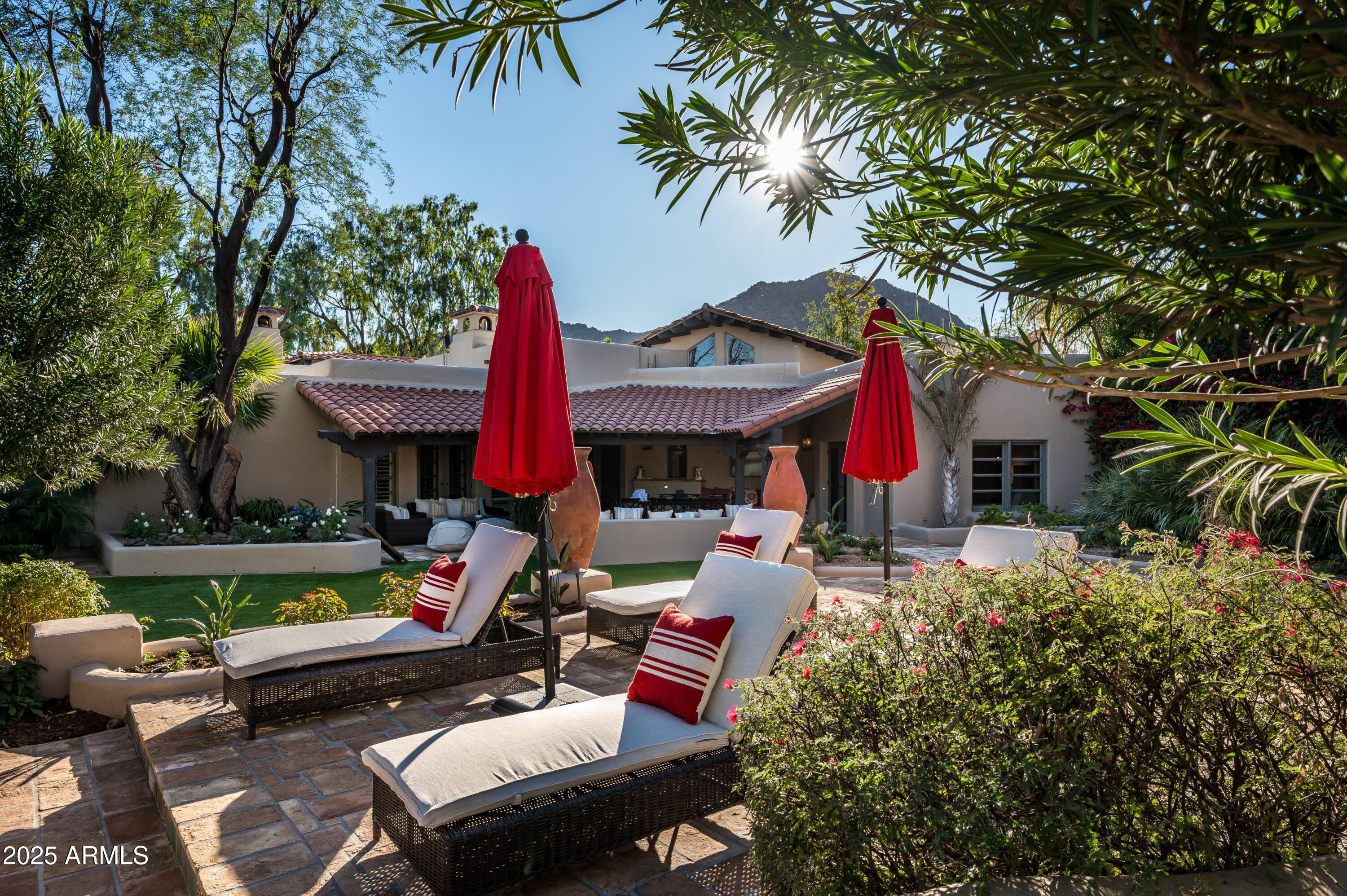 CINCO SOLES - Residential