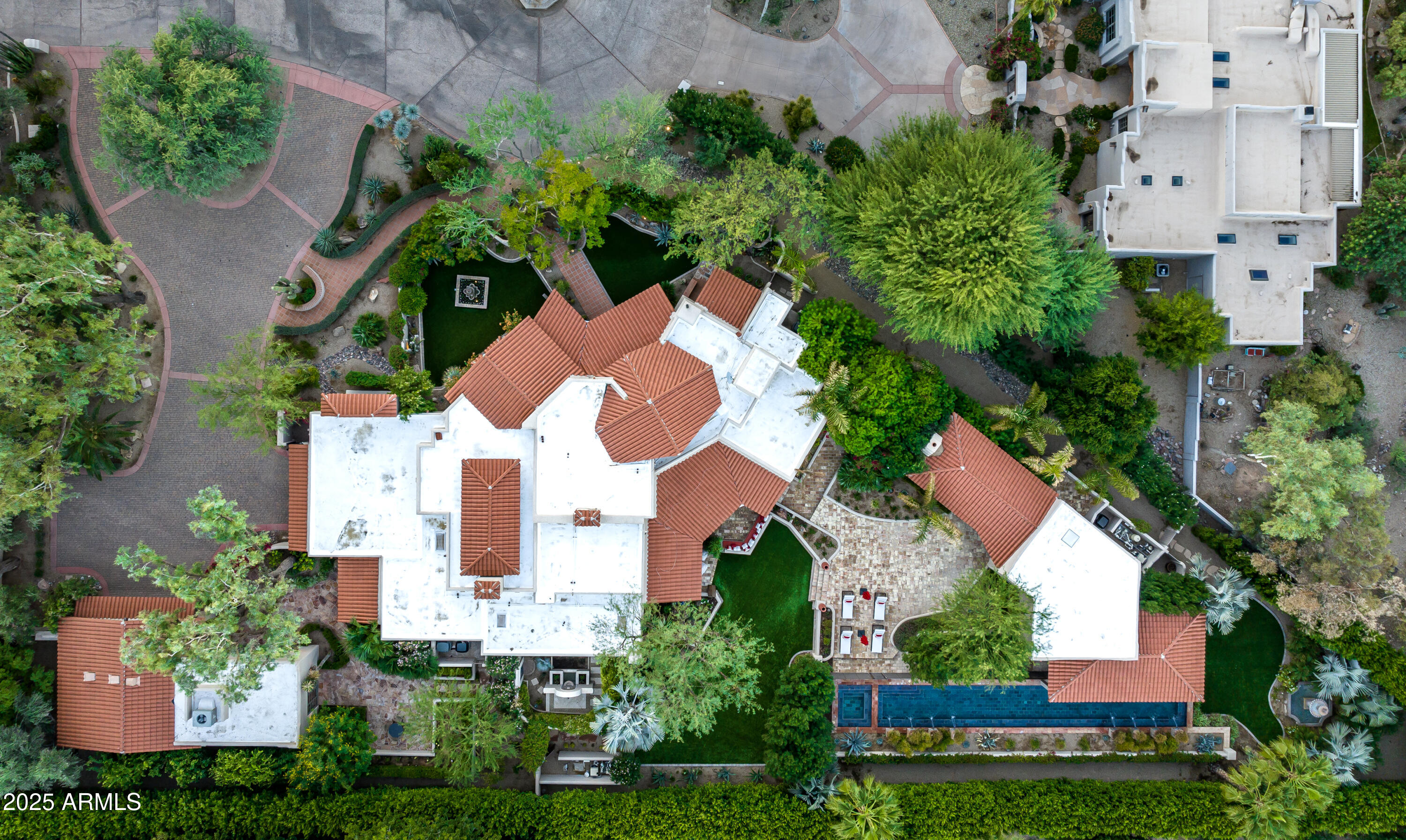 CINCO SOLES - Residential