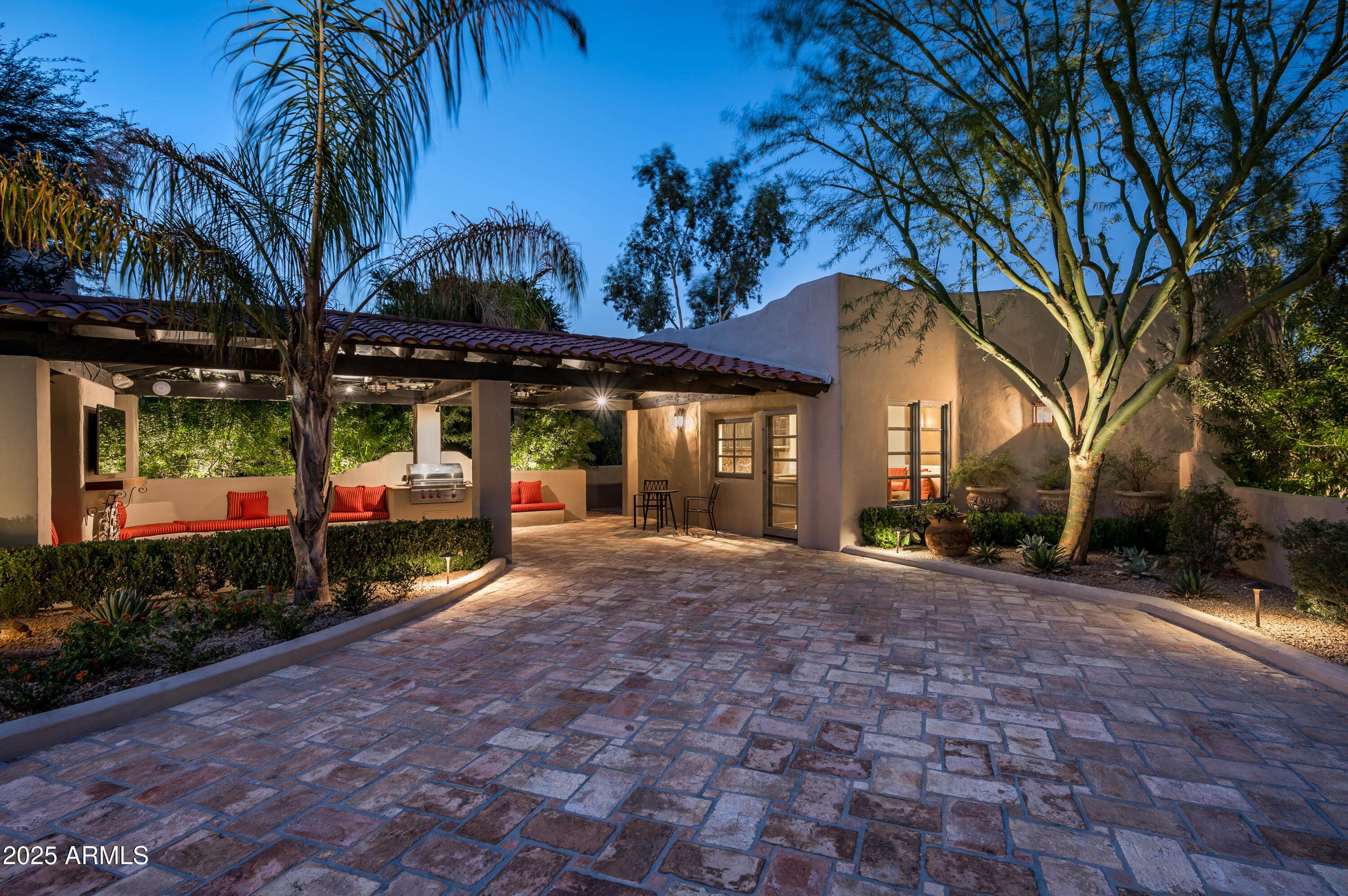 CINCO SOLES - Residential