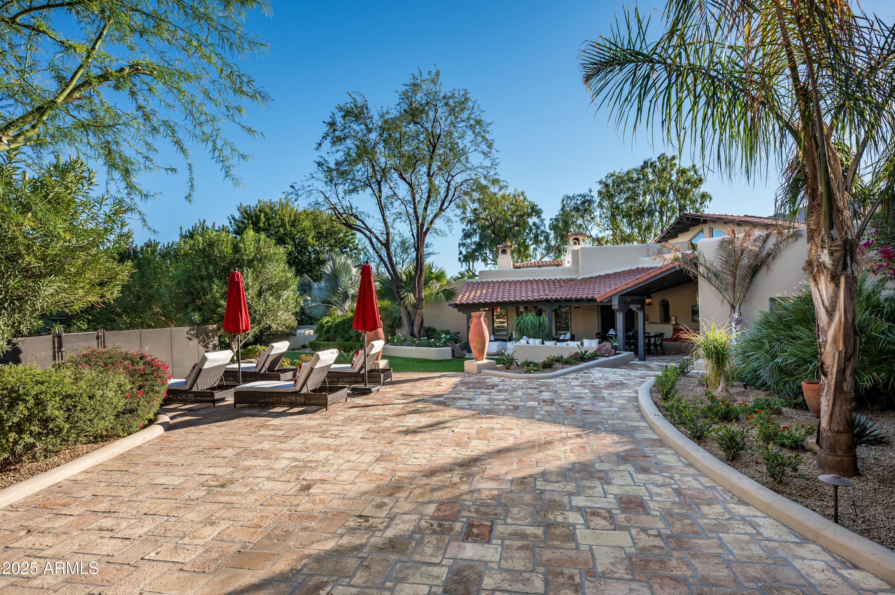 CINCO SOLES - Residential