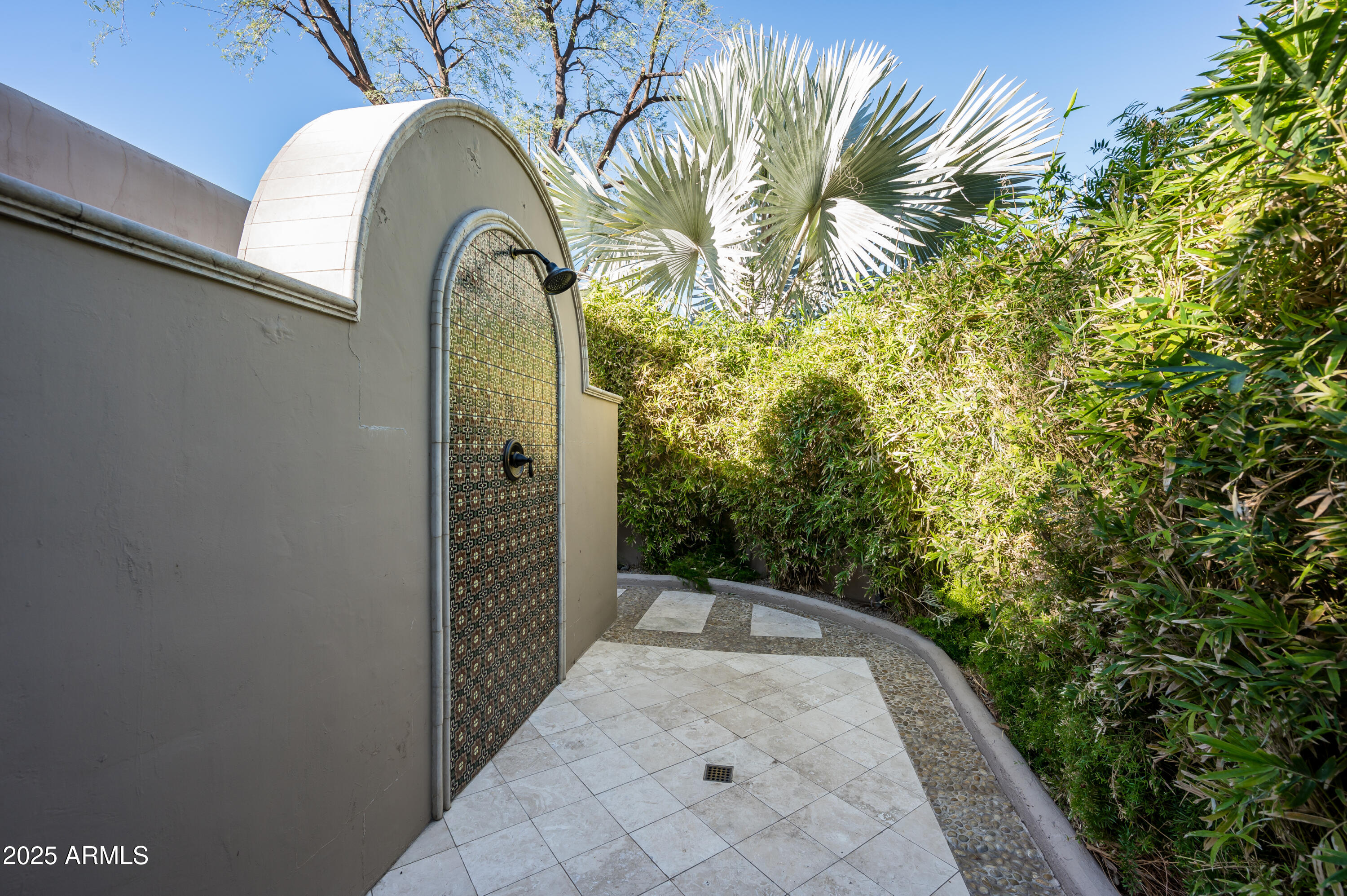 CINCO SOLES - Residential