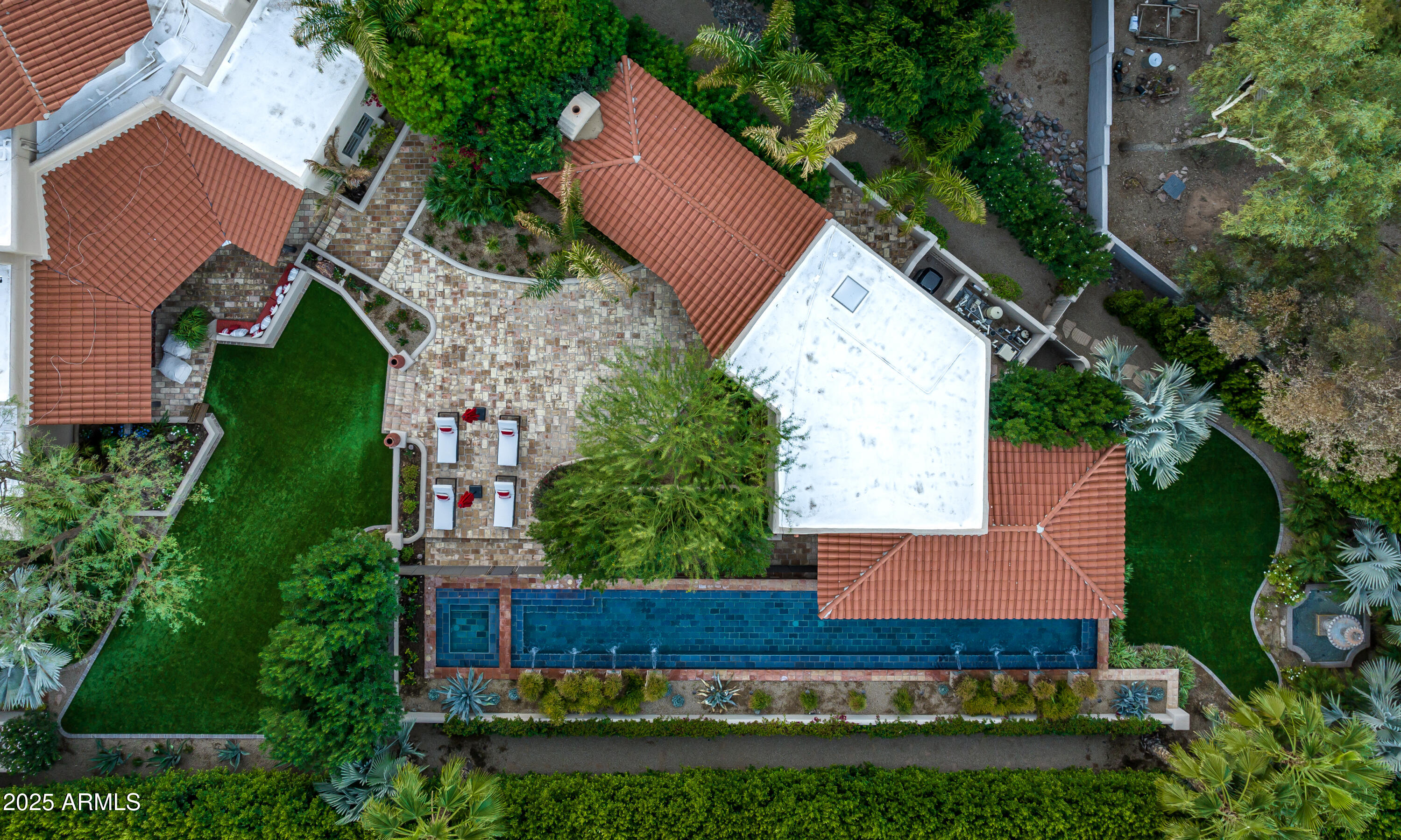 CINCO SOLES - Residential