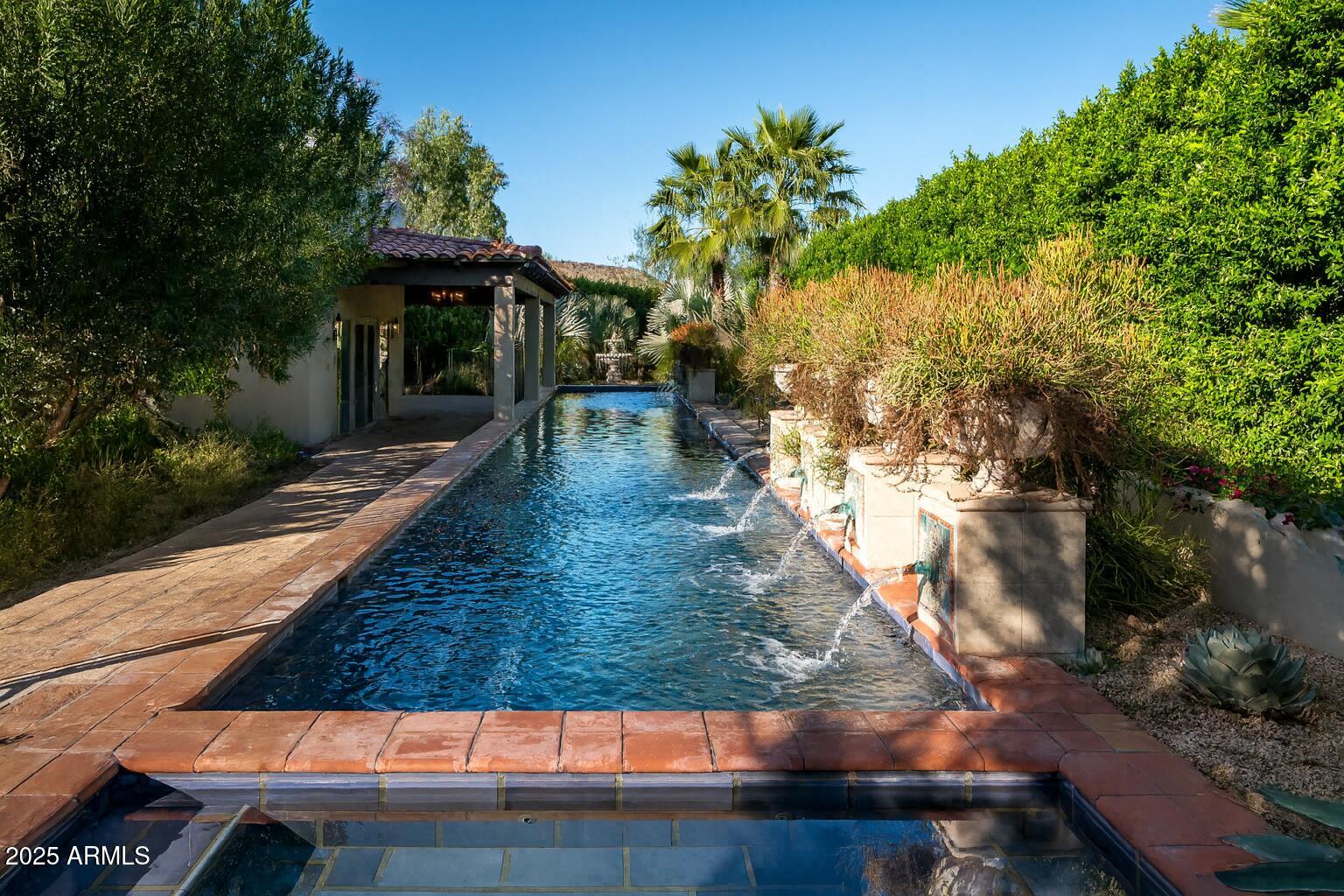 CINCO SOLES - Residential